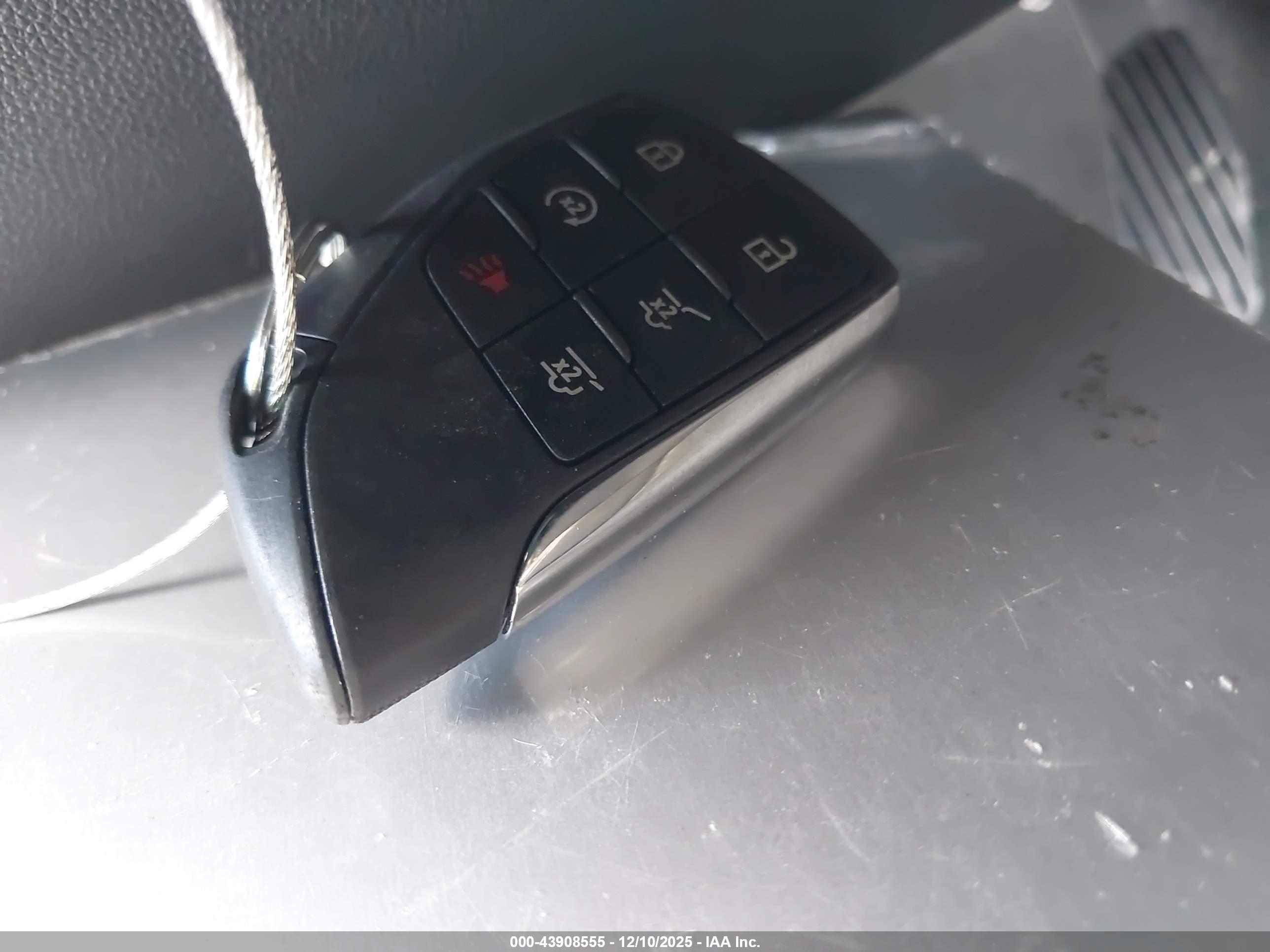 CHEVROLET TAHOE image 11