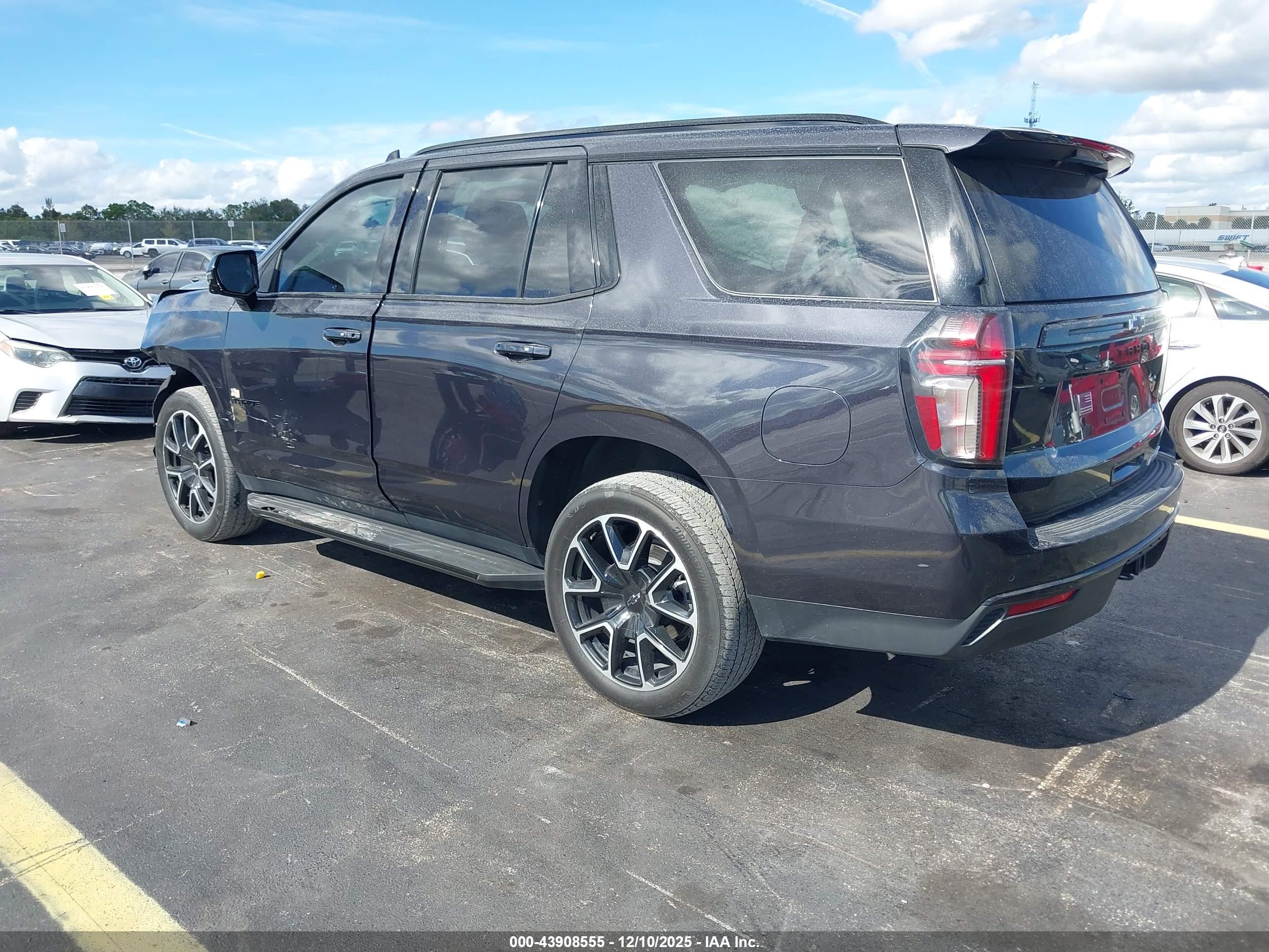 CHEVROLET TAHOE image 3