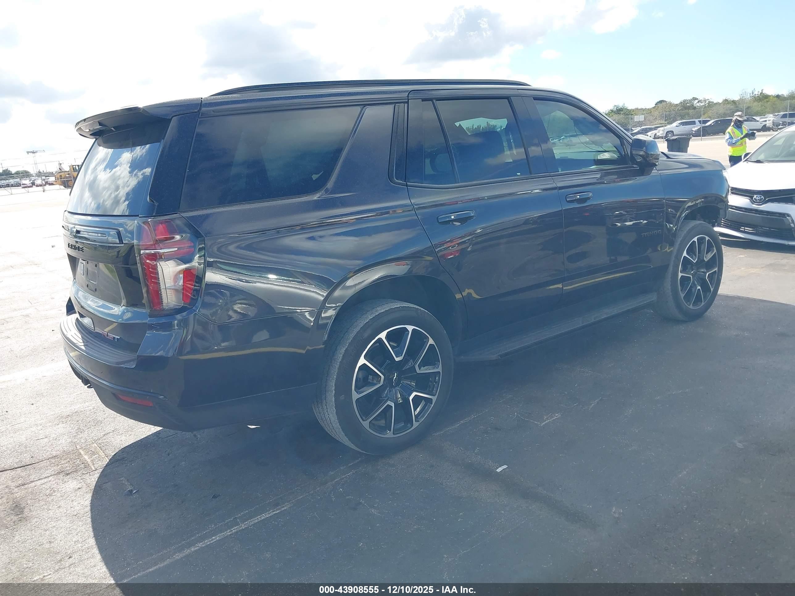 CHEVROLET TAHOE image 4
