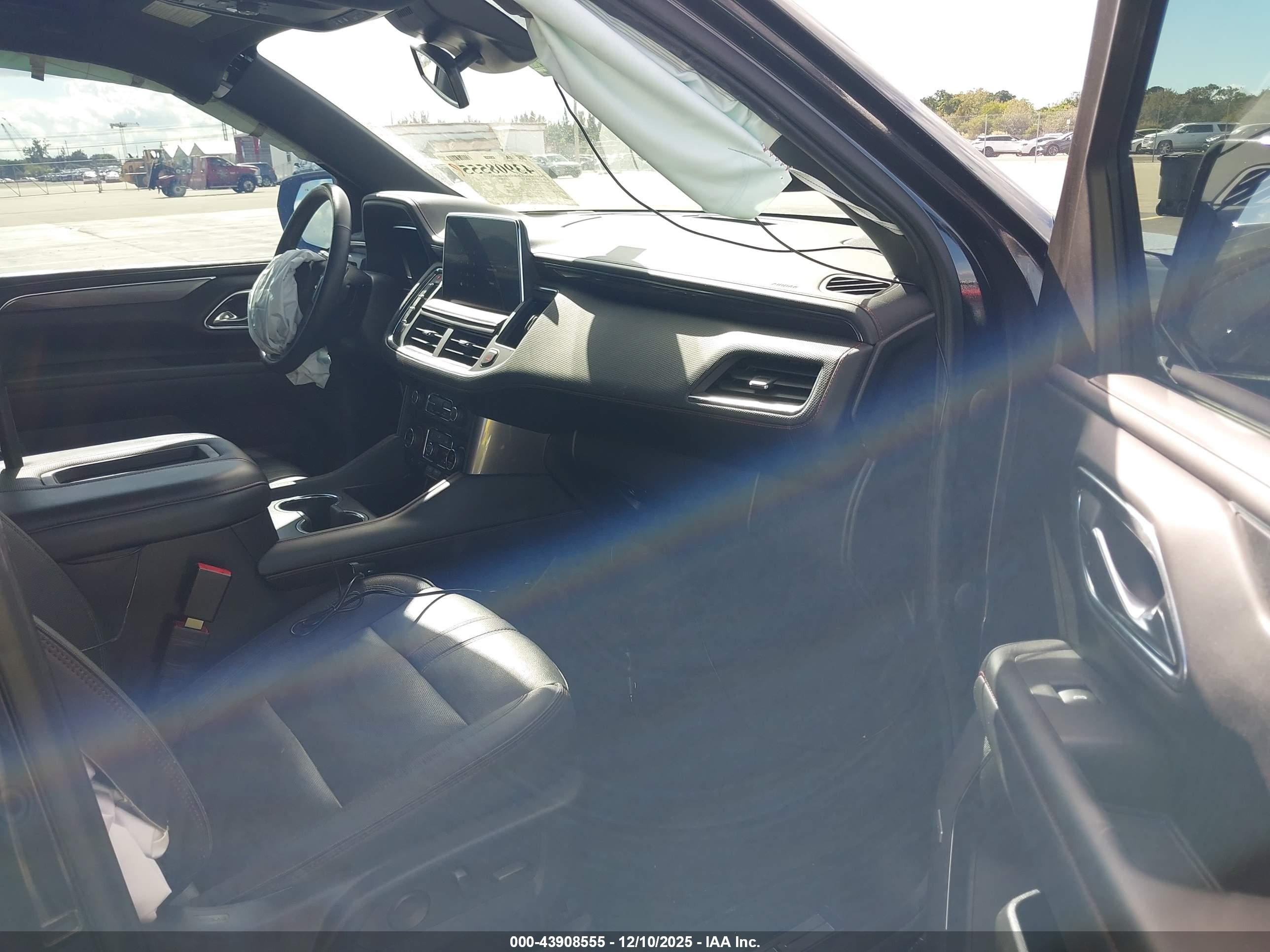 CHEVROLET TAHOE image 5