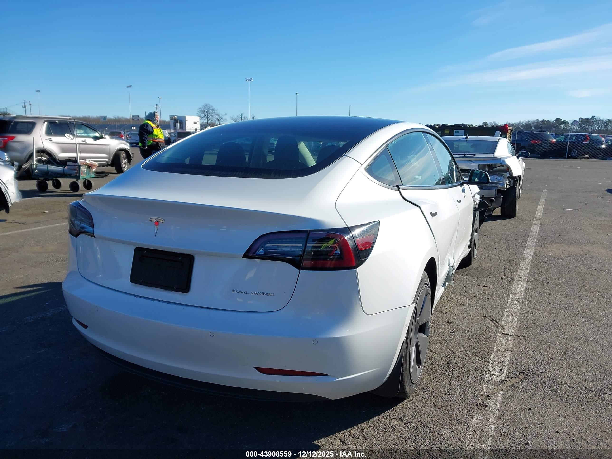 TESLA MODEL image 4