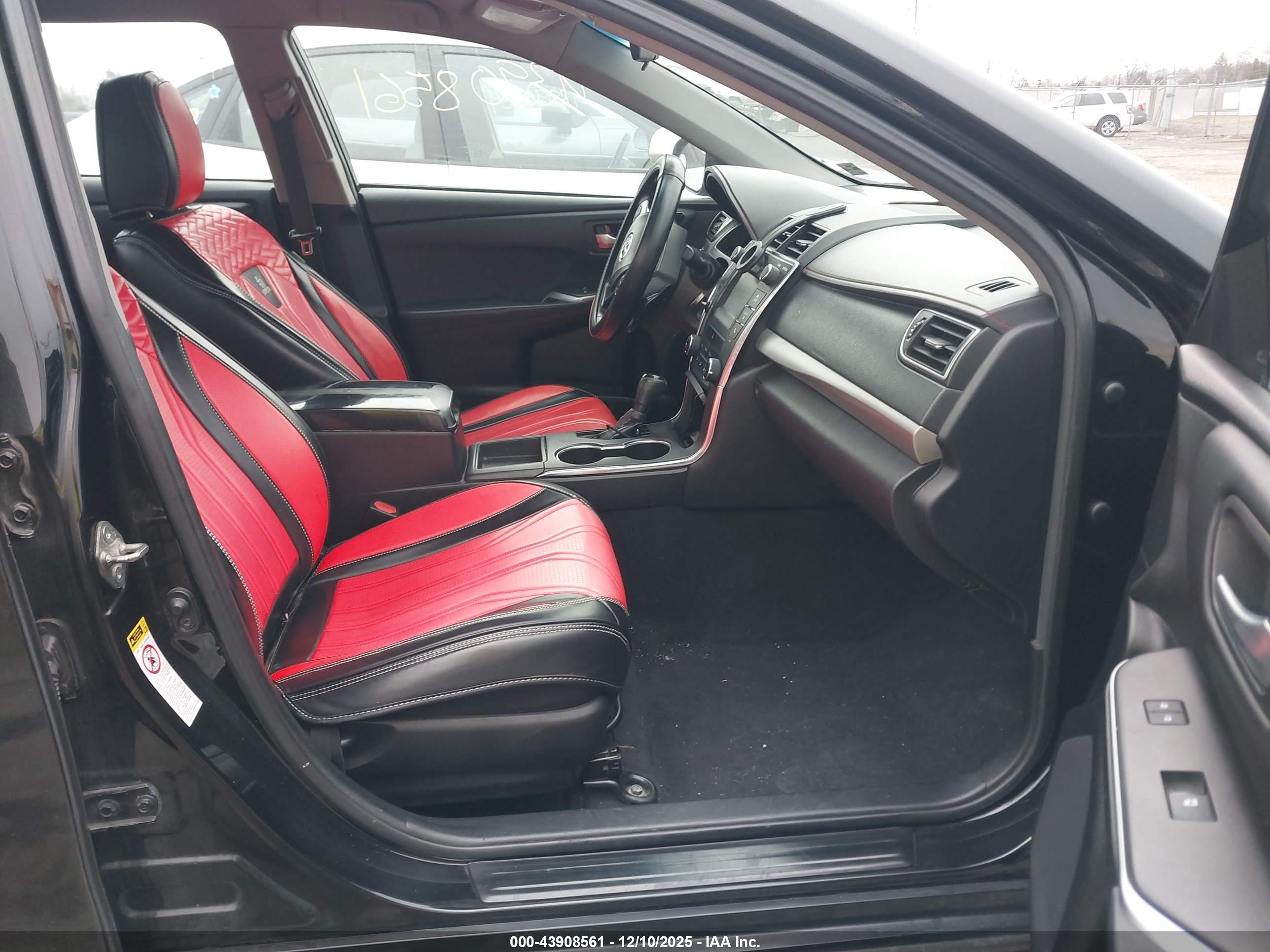 TOYOTA CAMRY image 5