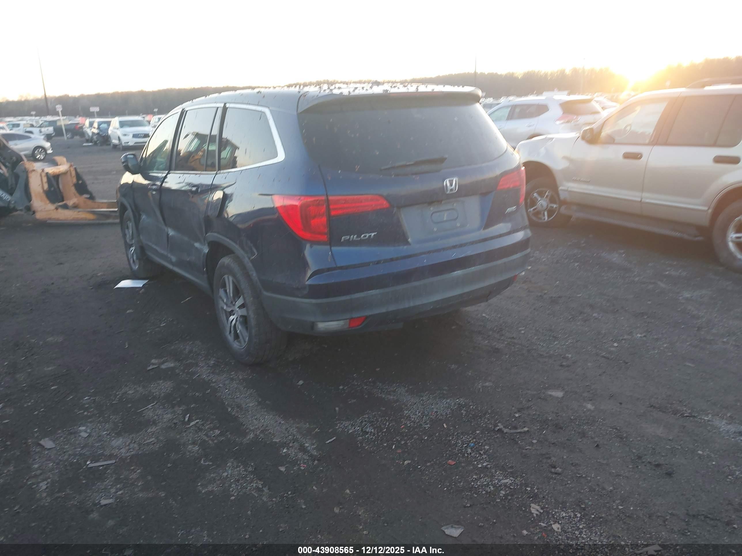 HONDA PILOT image 3