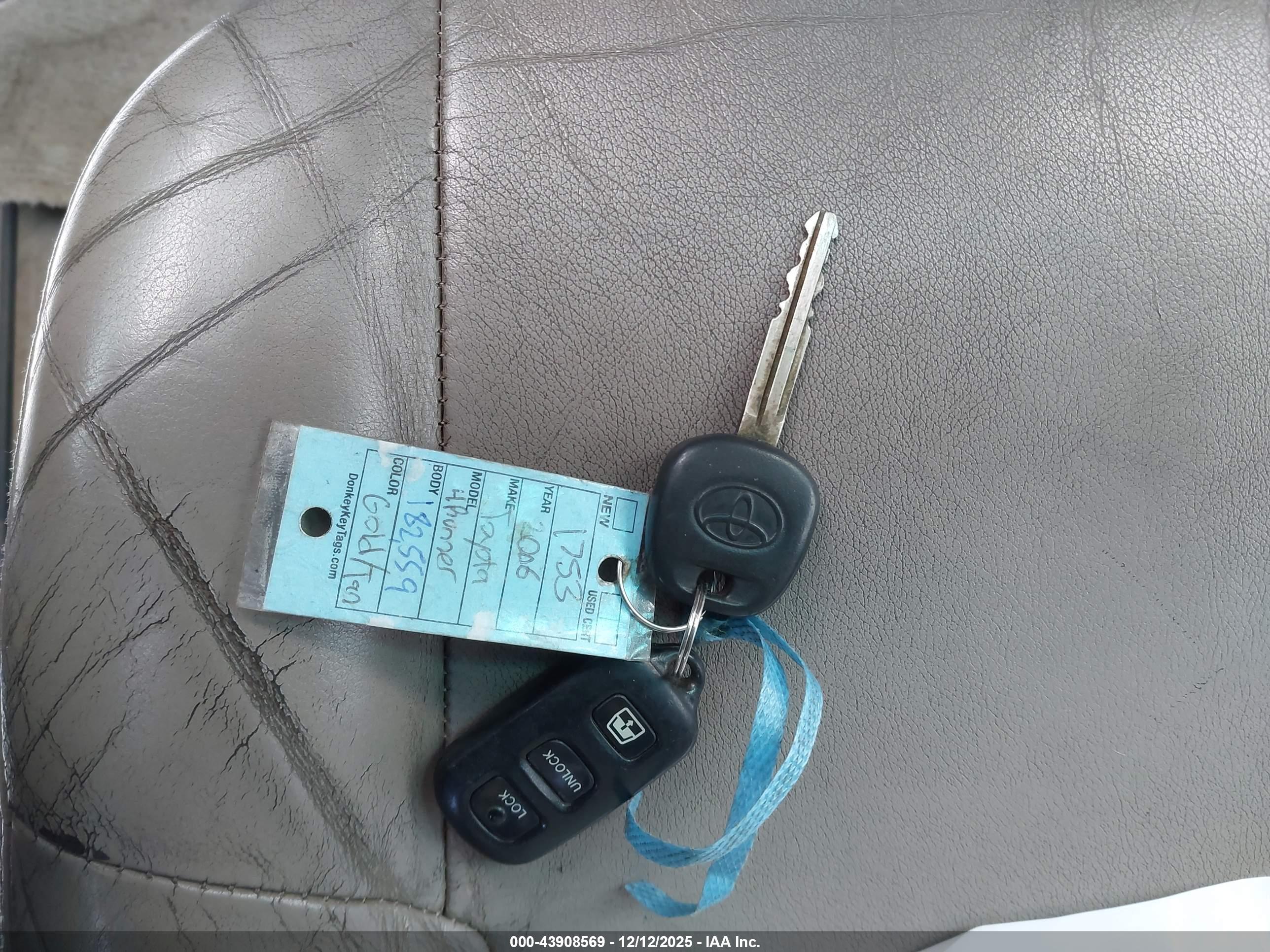 TOYOTA 4RUNNER image 11
