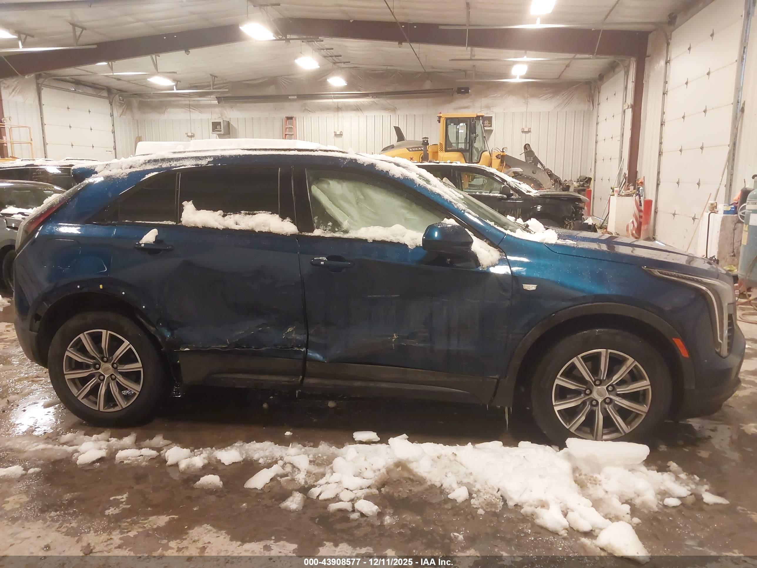CADILLAC XT4 image 6
