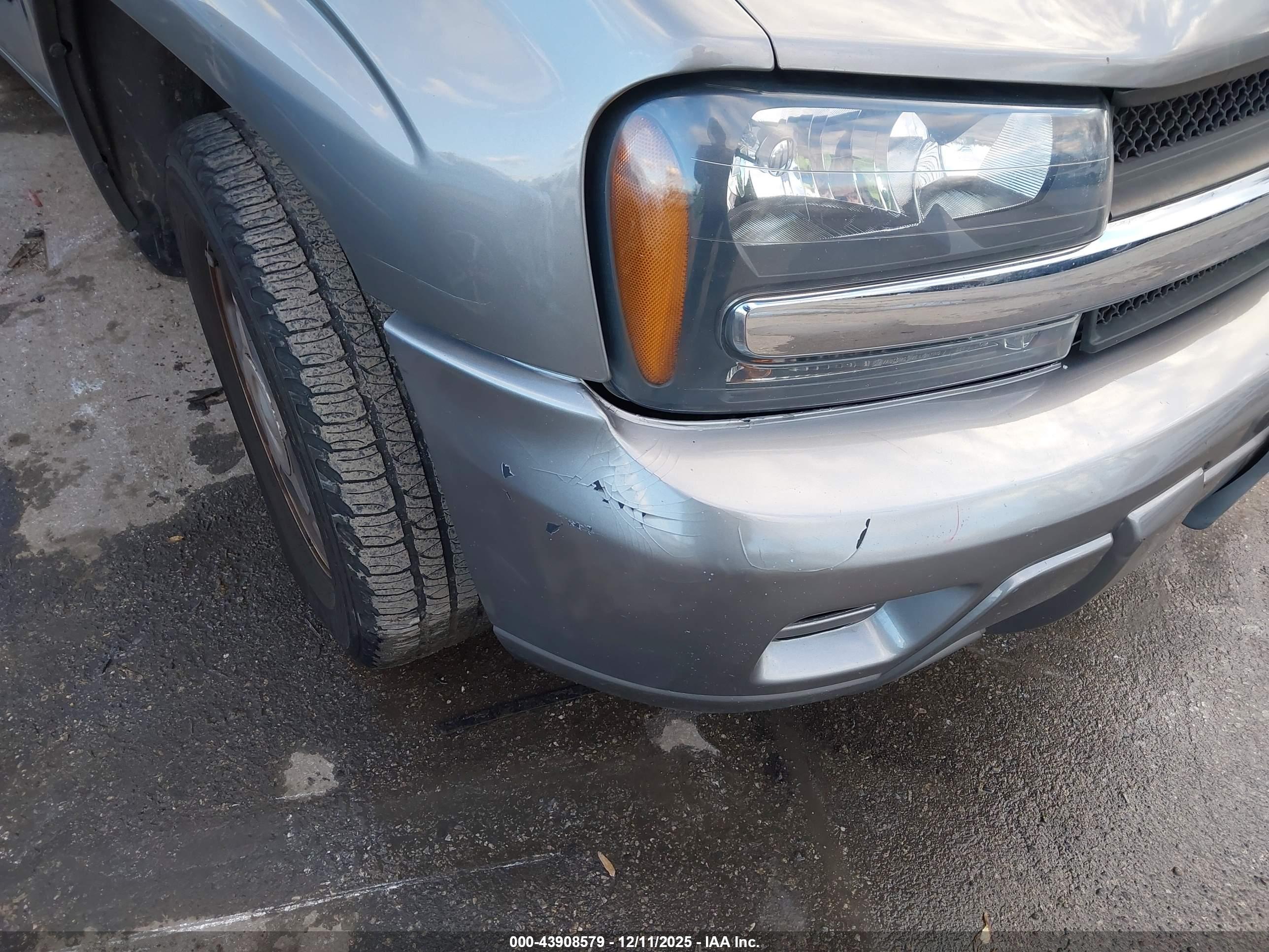 CHEVROLET TRAILBLAZER image 6