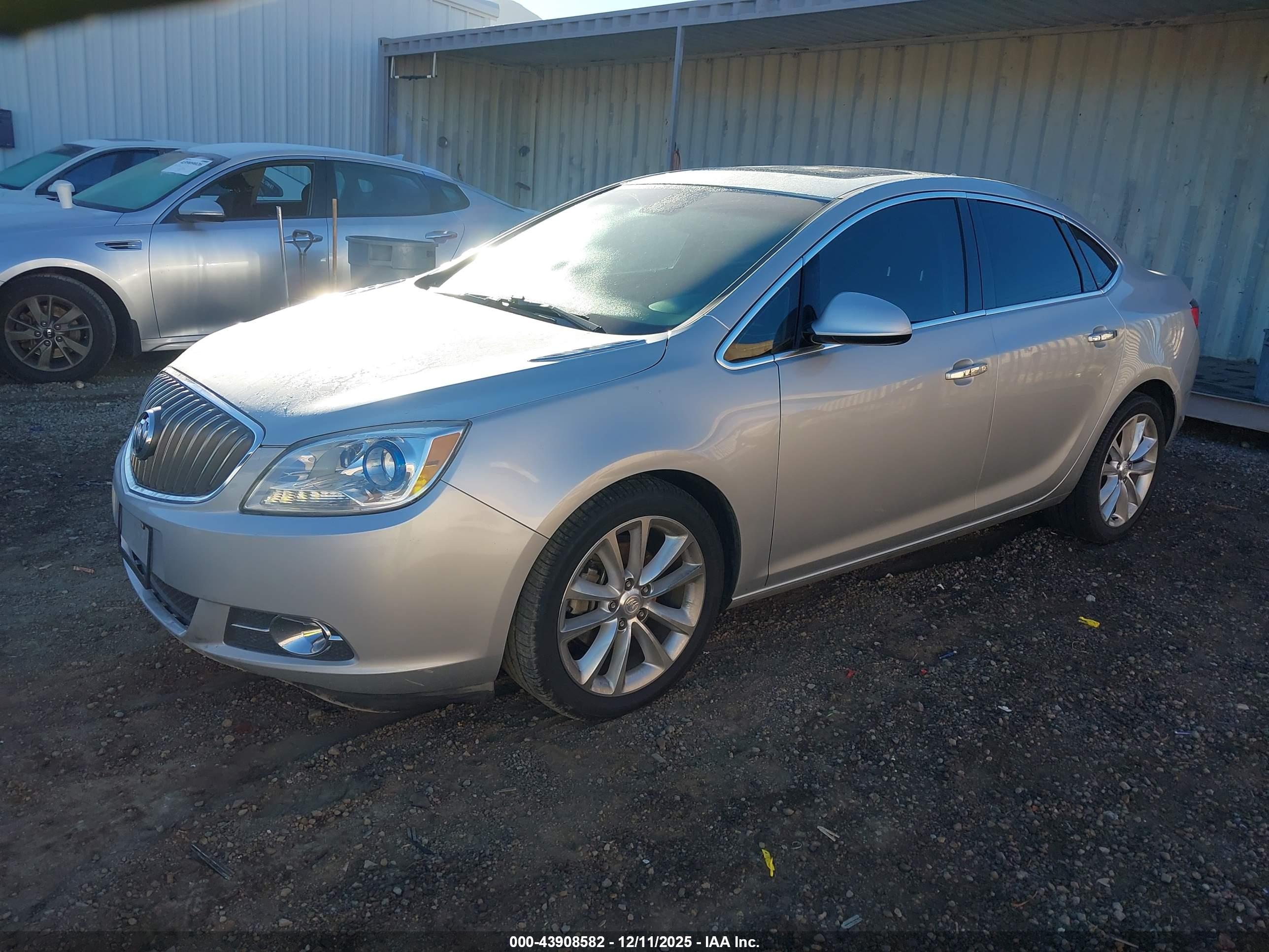 BUICK VERANO image 2
