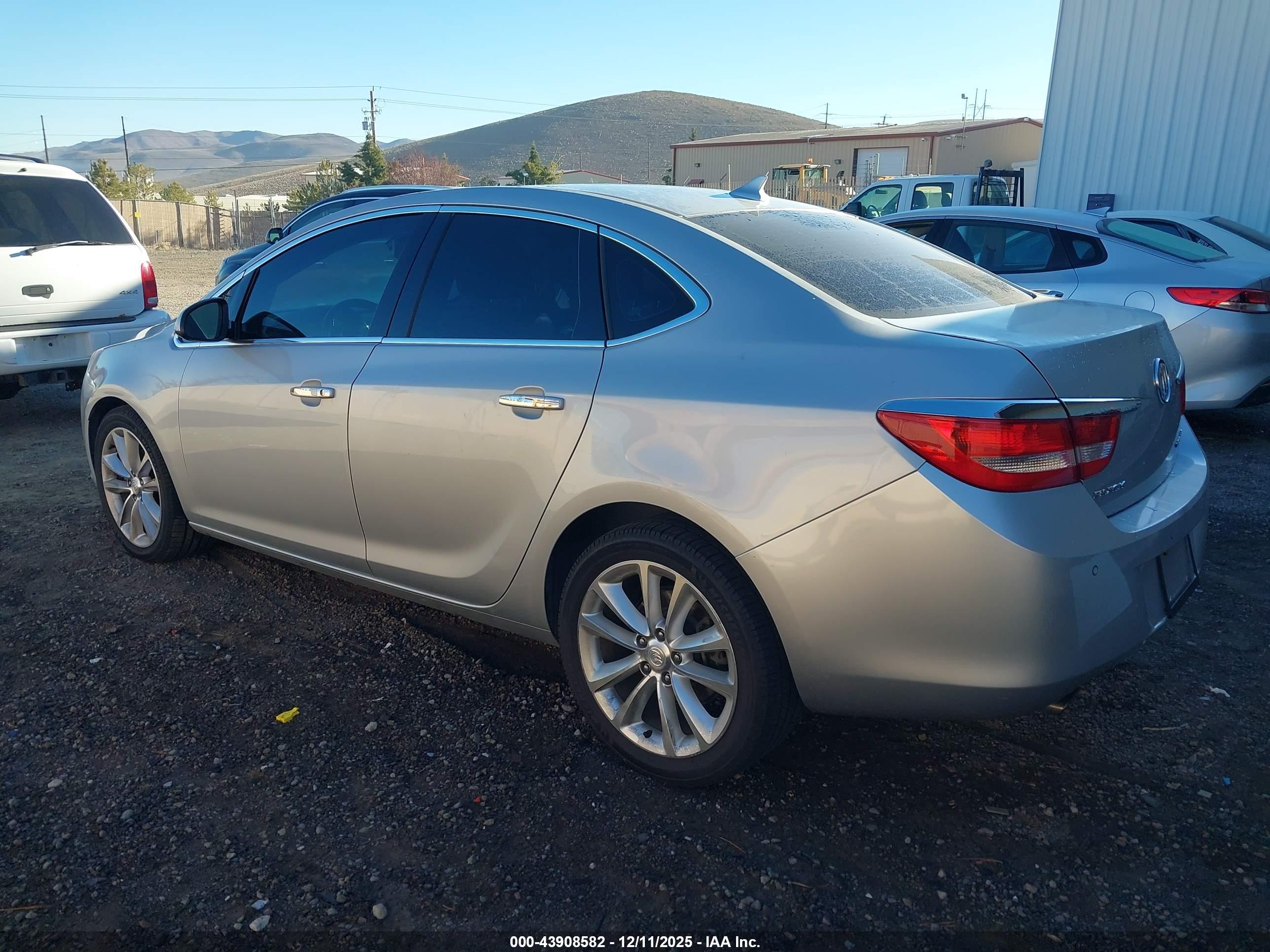 BUICK VERANO image 3