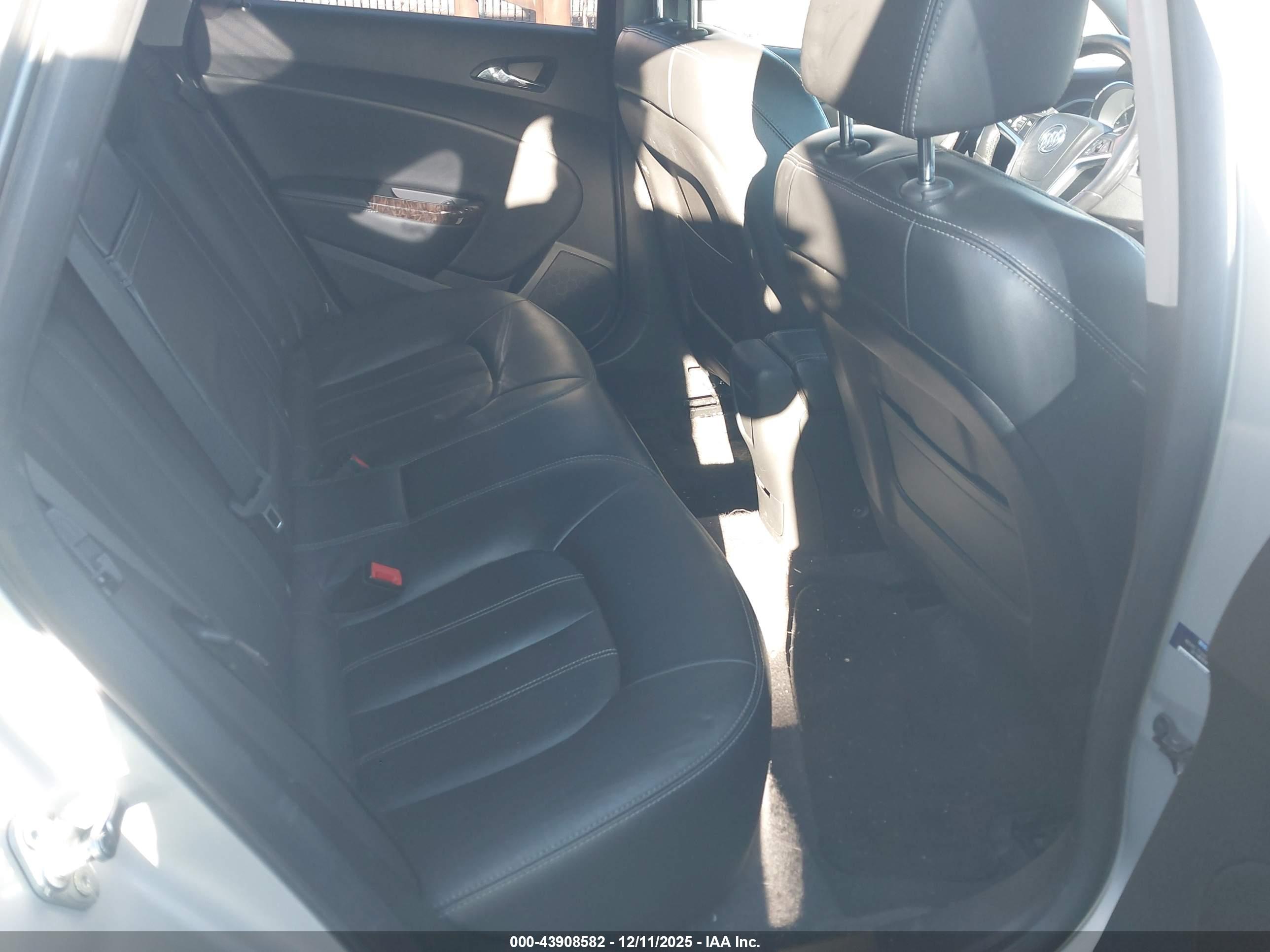 BUICK VERANO image 8