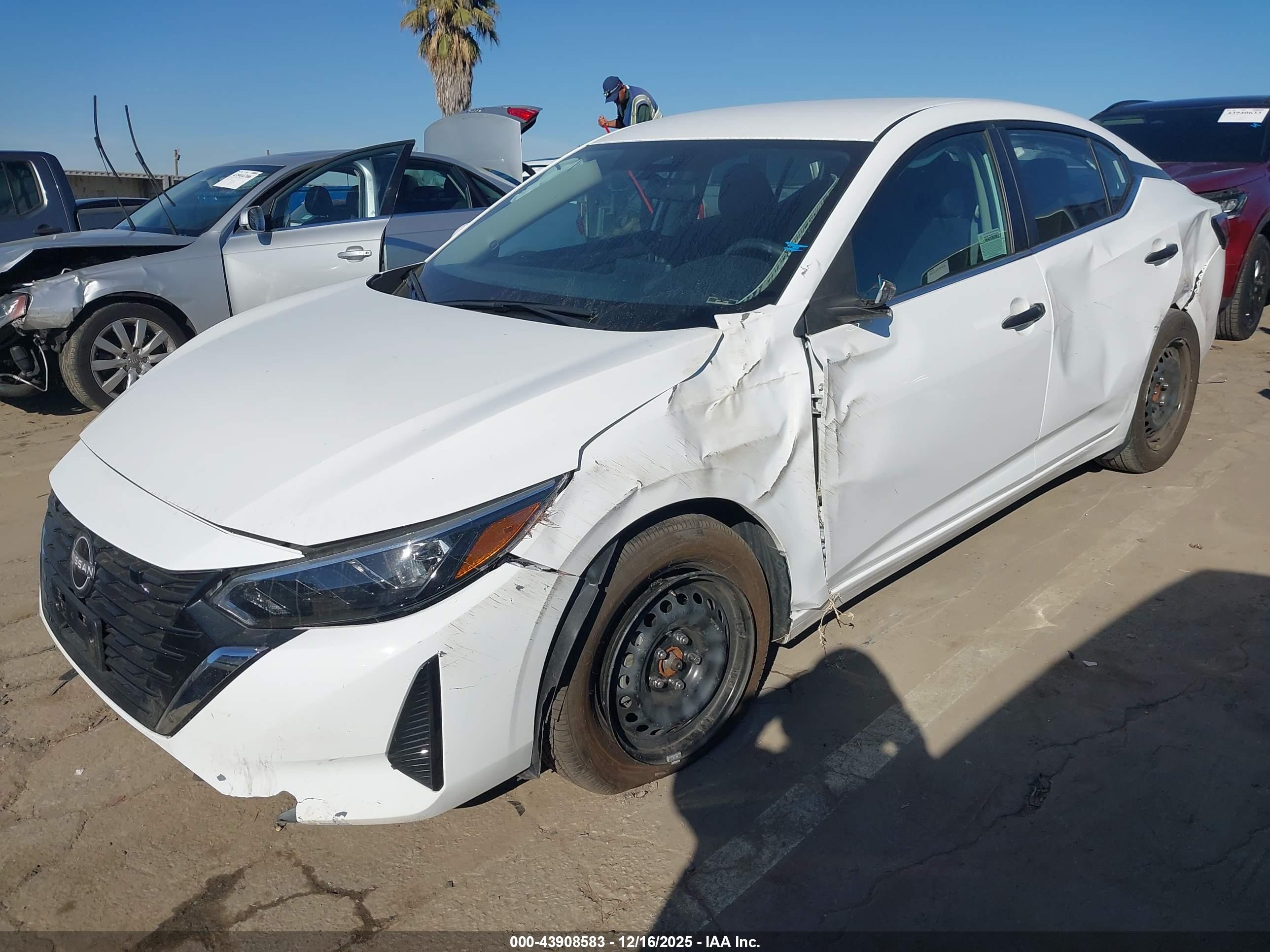 NISSAN SENTRA image 2