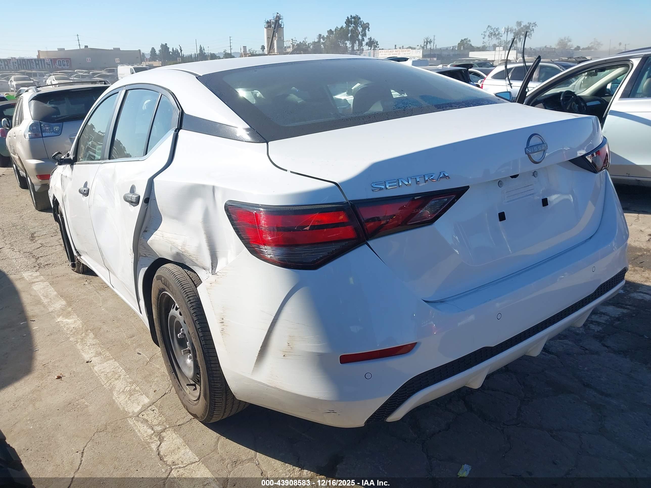 NISSAN SENTRA image 3