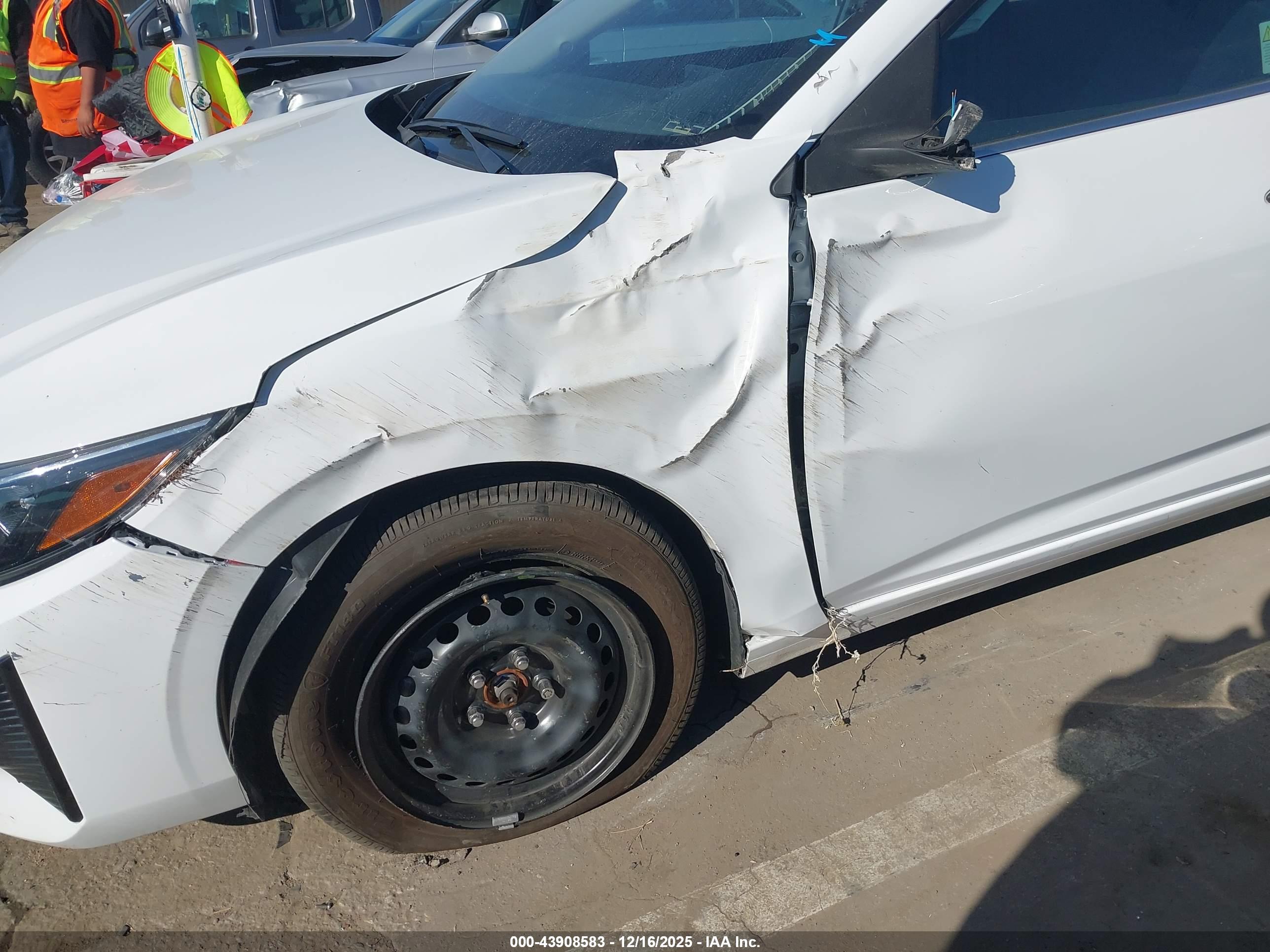 NISSAN SENTRA image 6