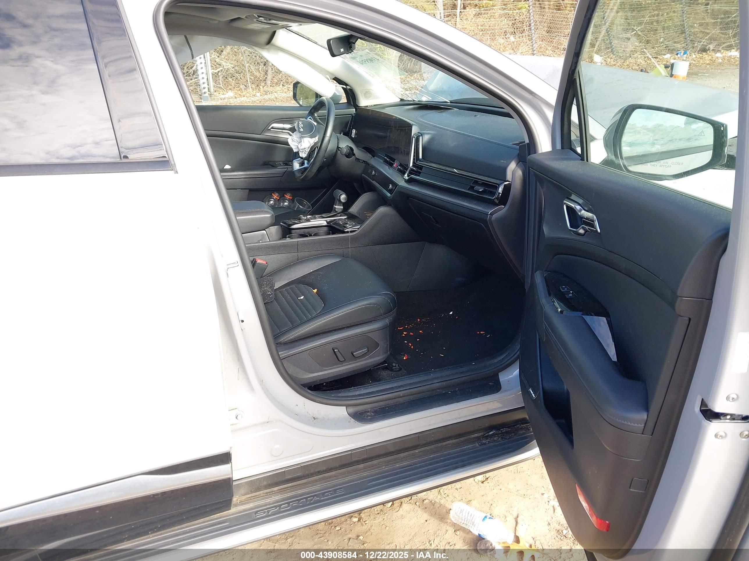 KIA SPORTAGE image 5