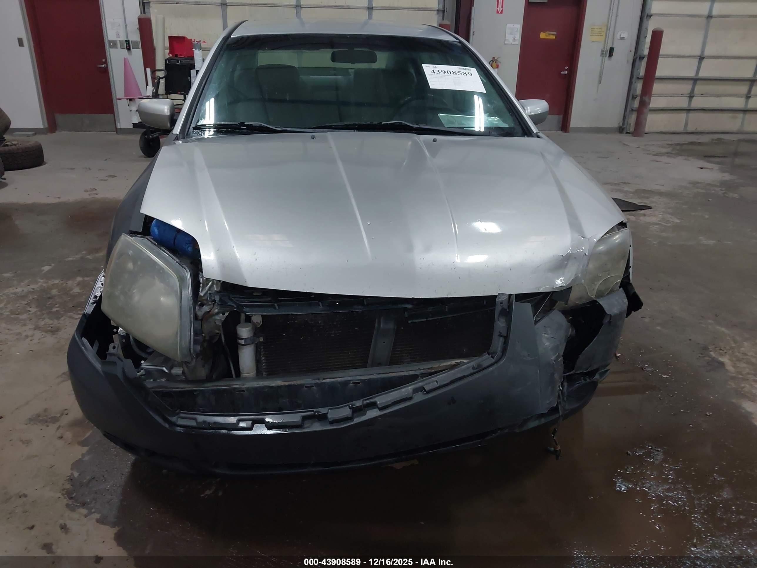 MITSUBISHI GALANT image 6