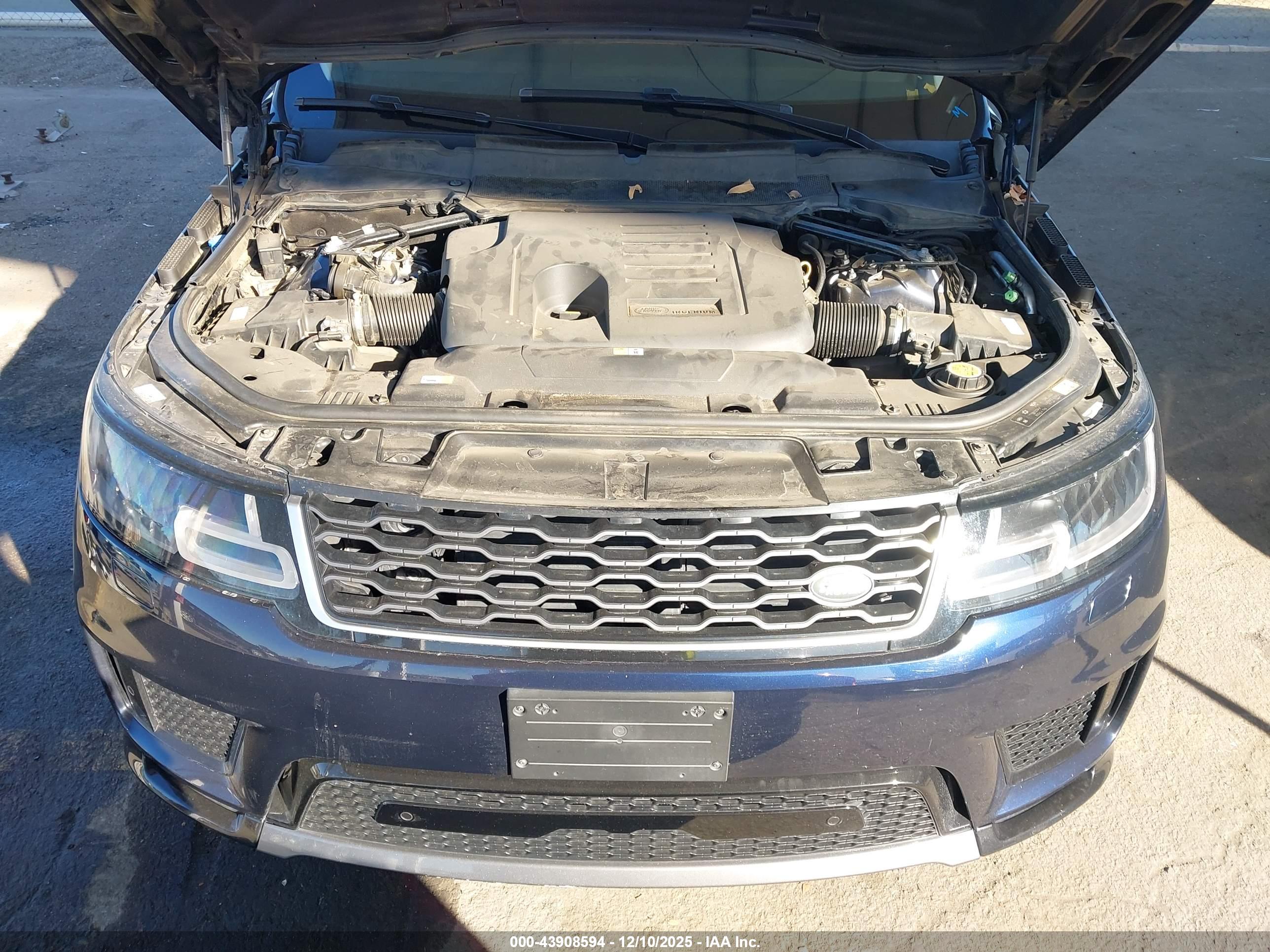 LAND ROVER image 10