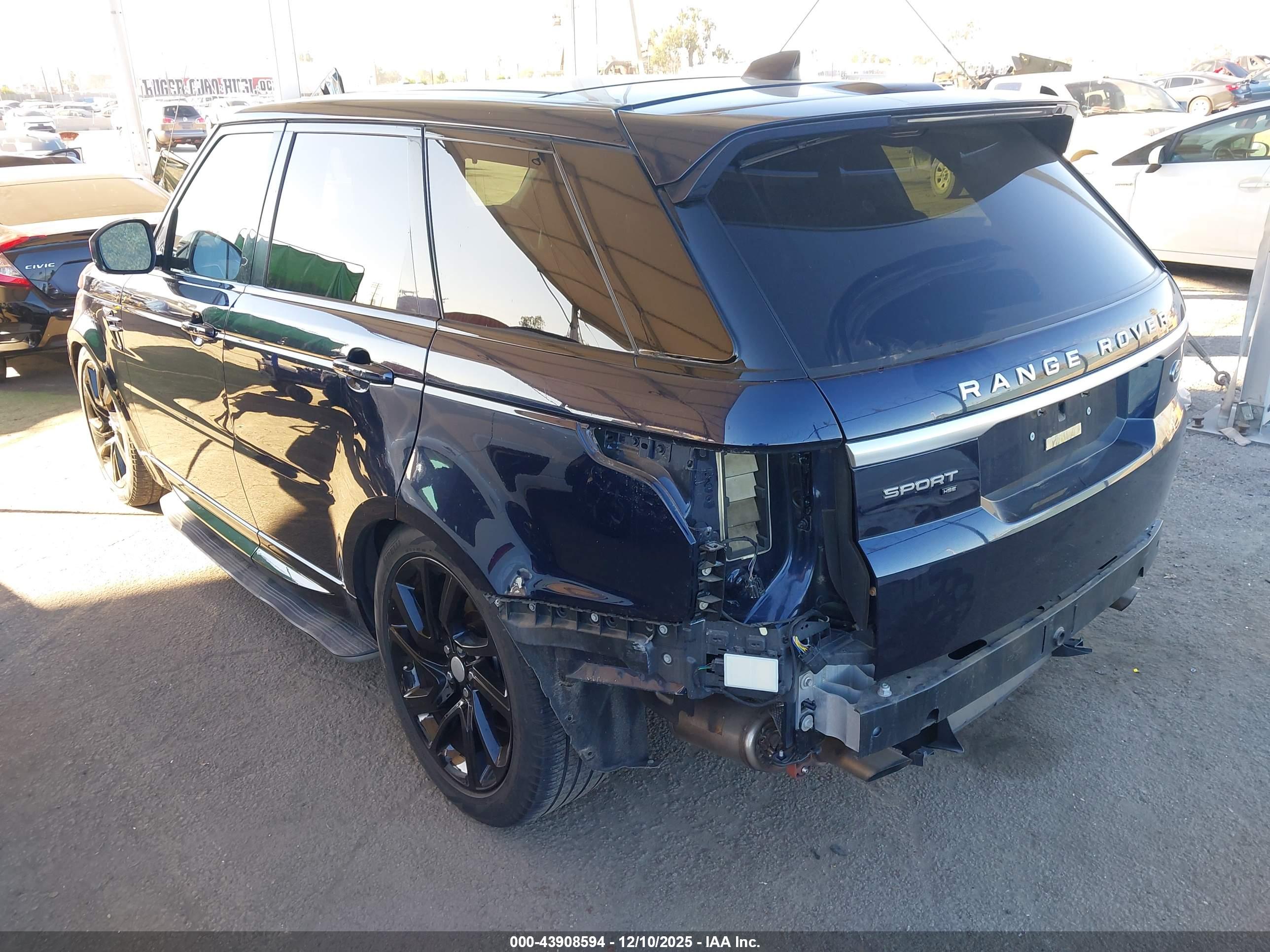 LAND ROVER image 3