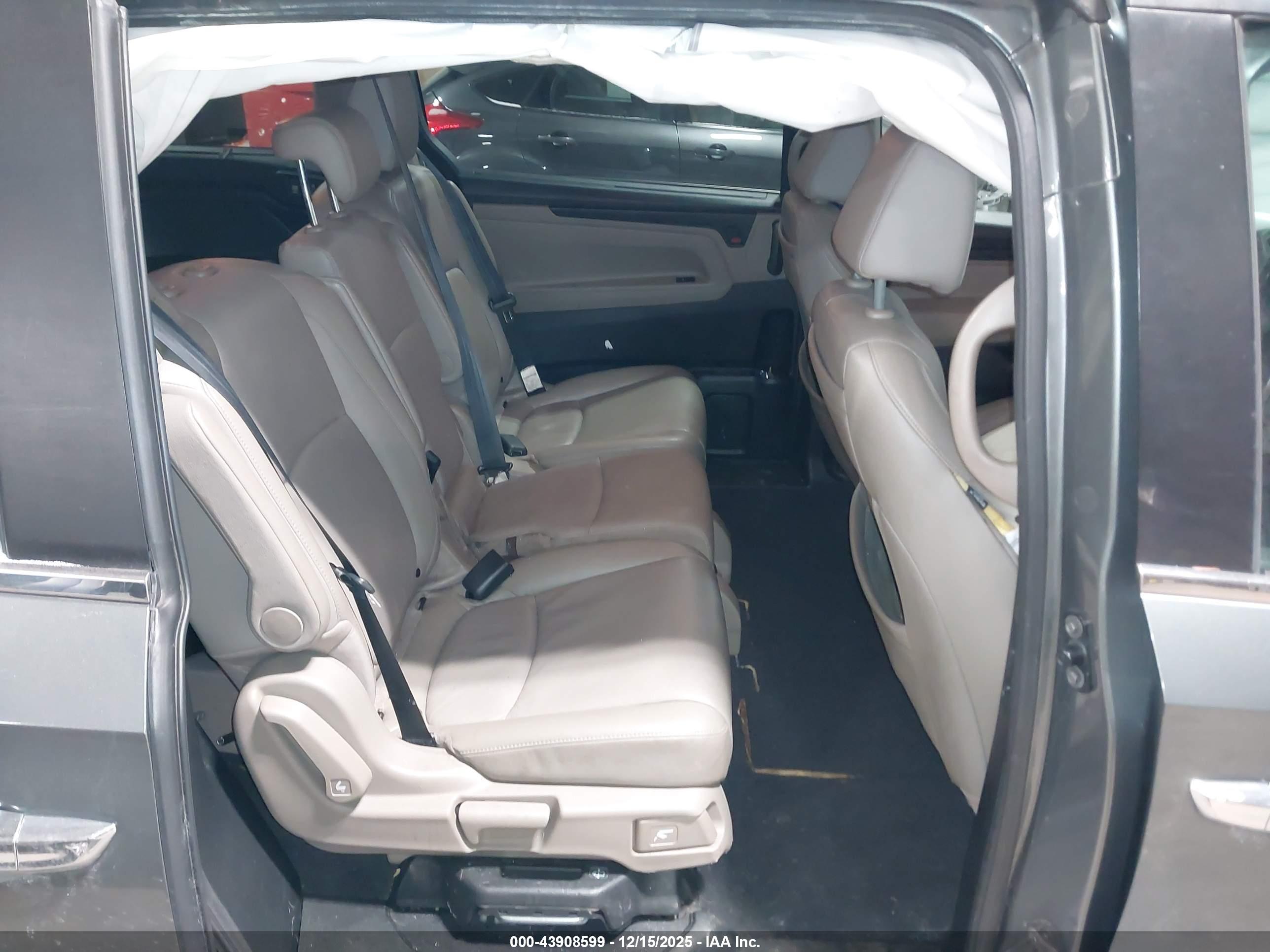 HONDA ODYSSEY image 8