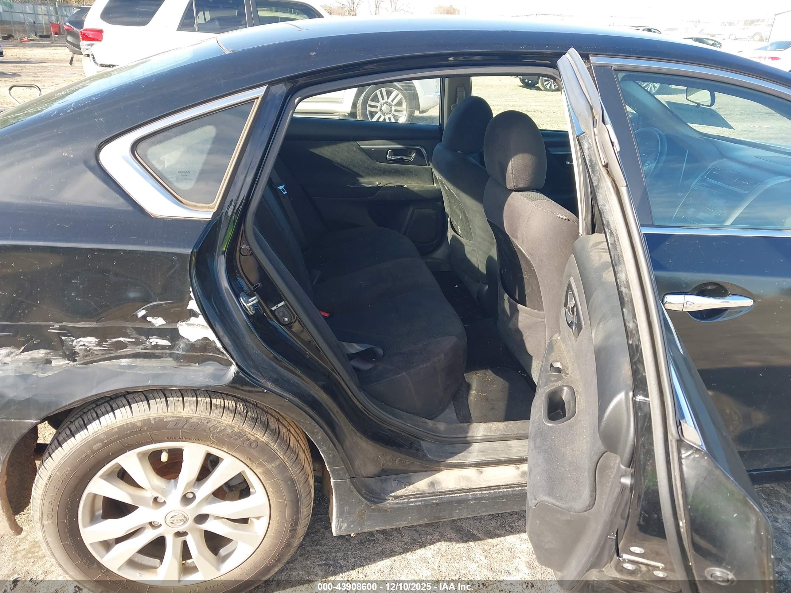 NISSAN ALTIMA image 8
