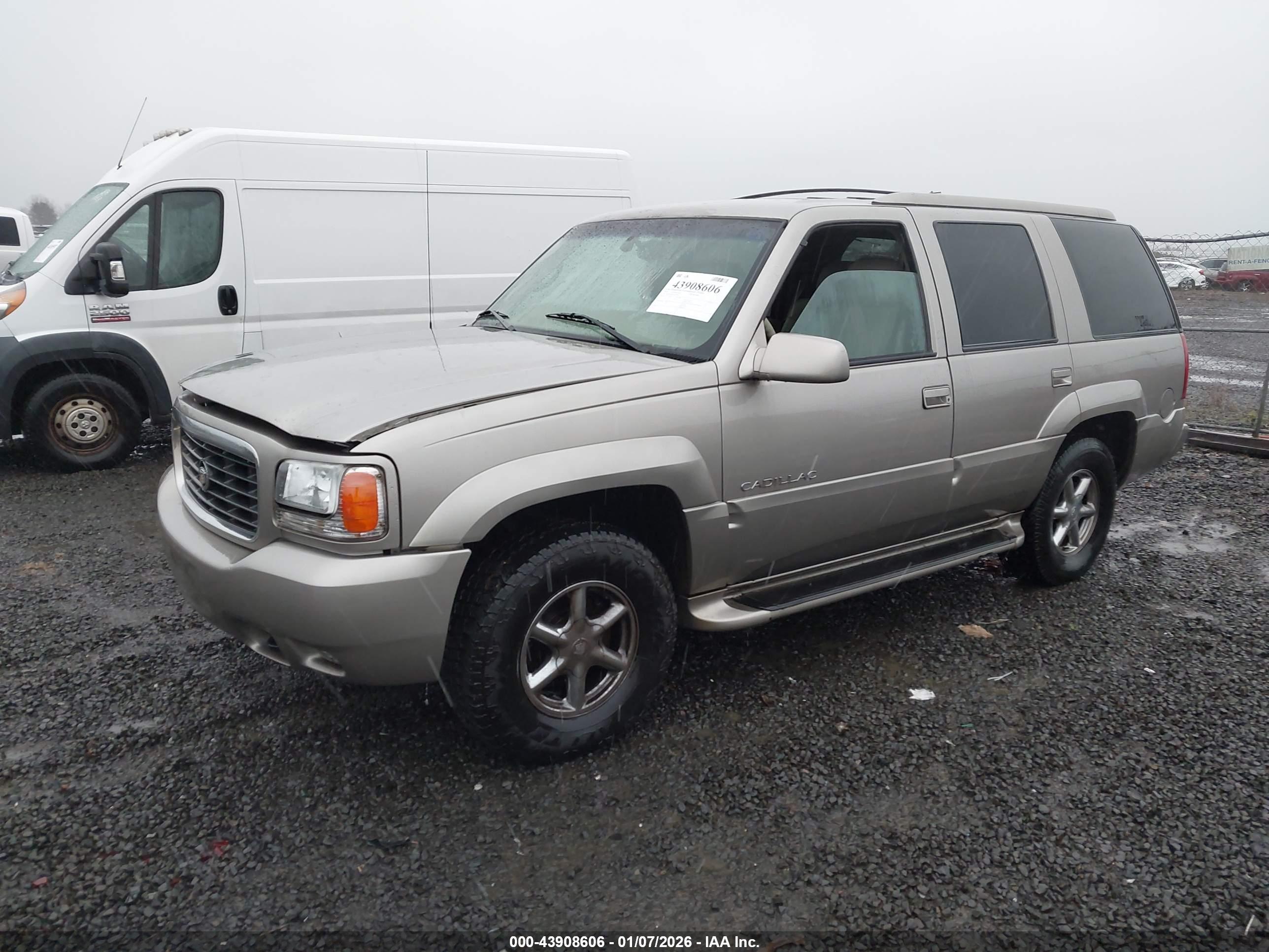 CADILLAC ESCALADE image 2
