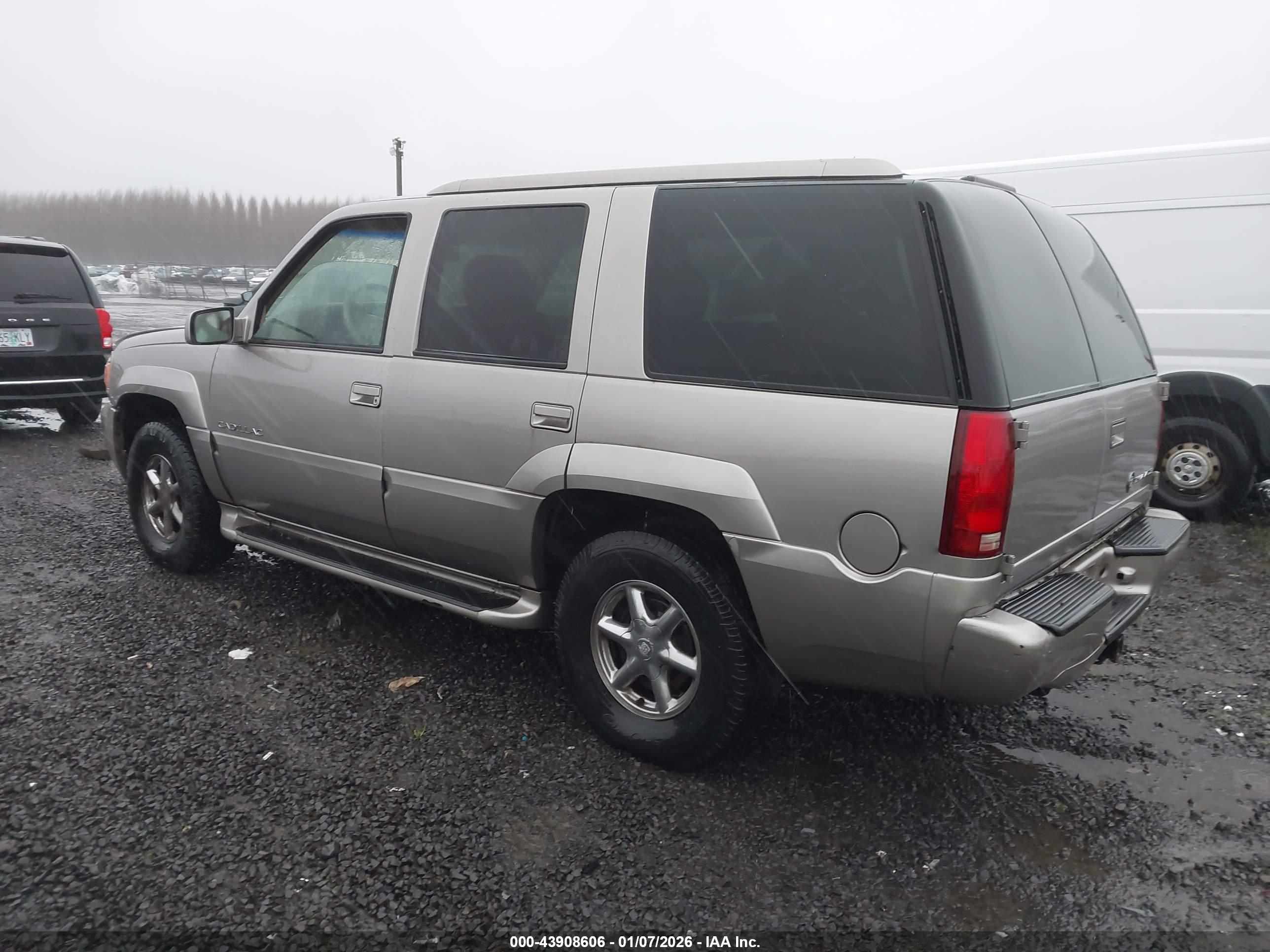 CADILLAC ESCALADE image 3