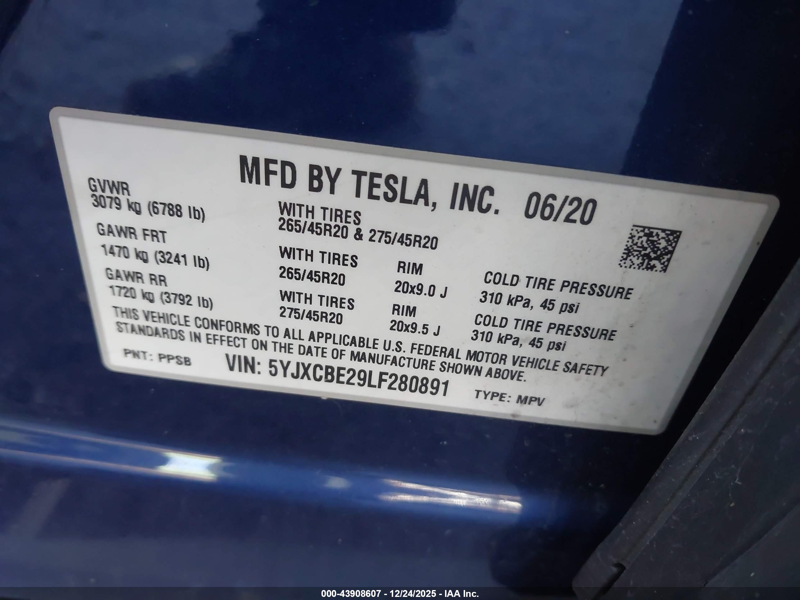 TESLA MODEL image 9