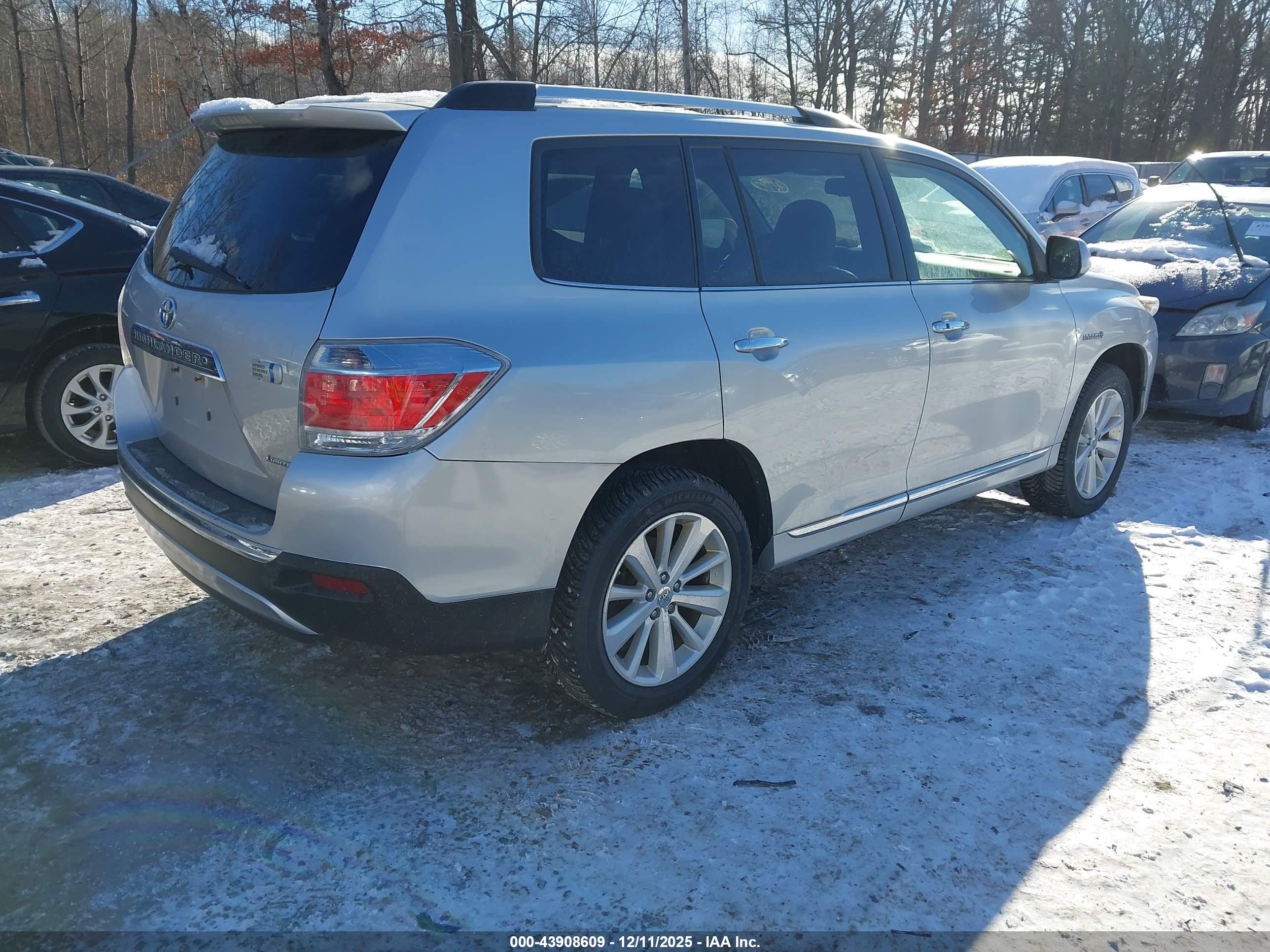 TOYOTA HIGHLANDER image 4