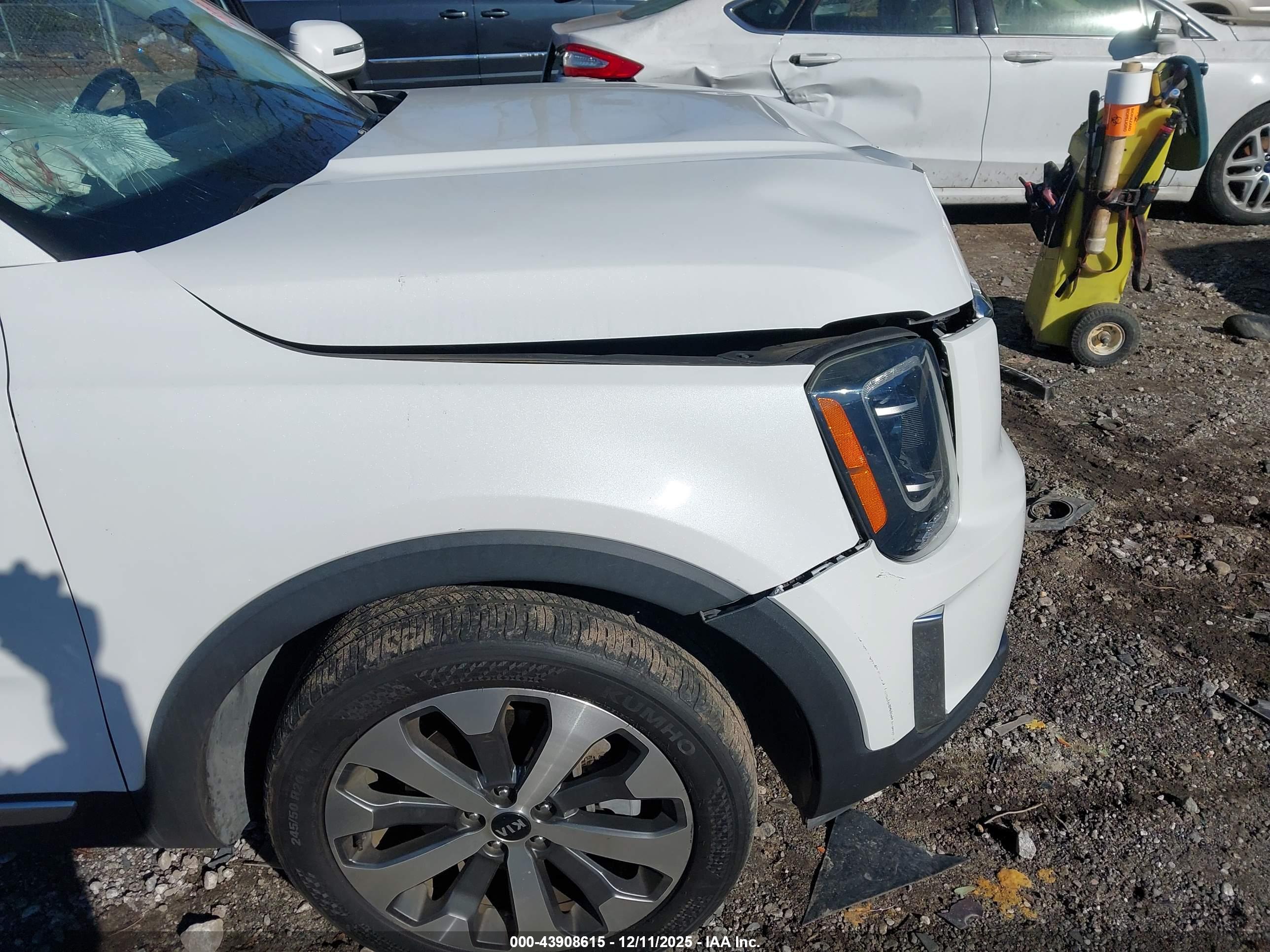 KIA TELLURIDE image 6