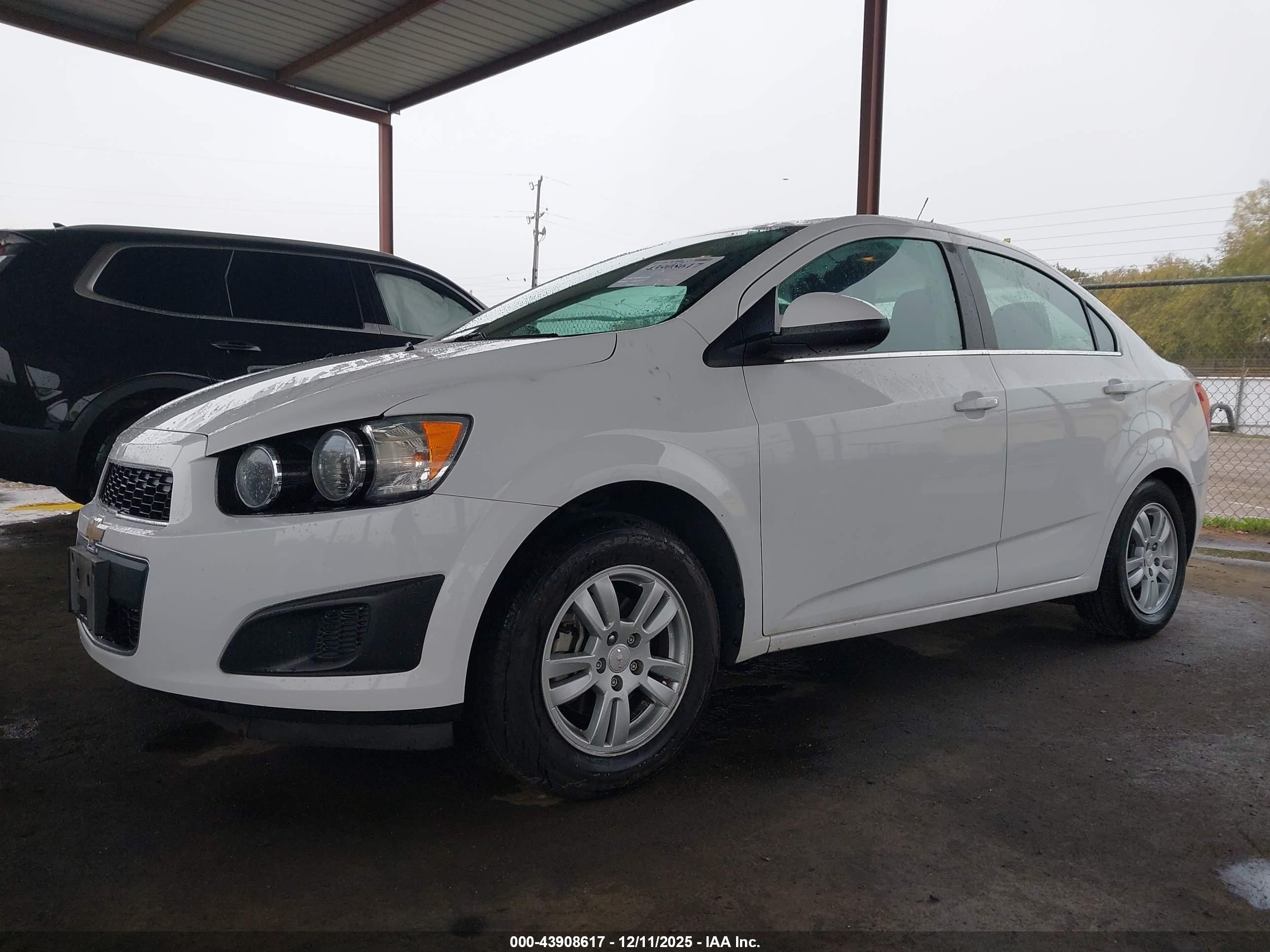 CHEVROLET SONIC image 2