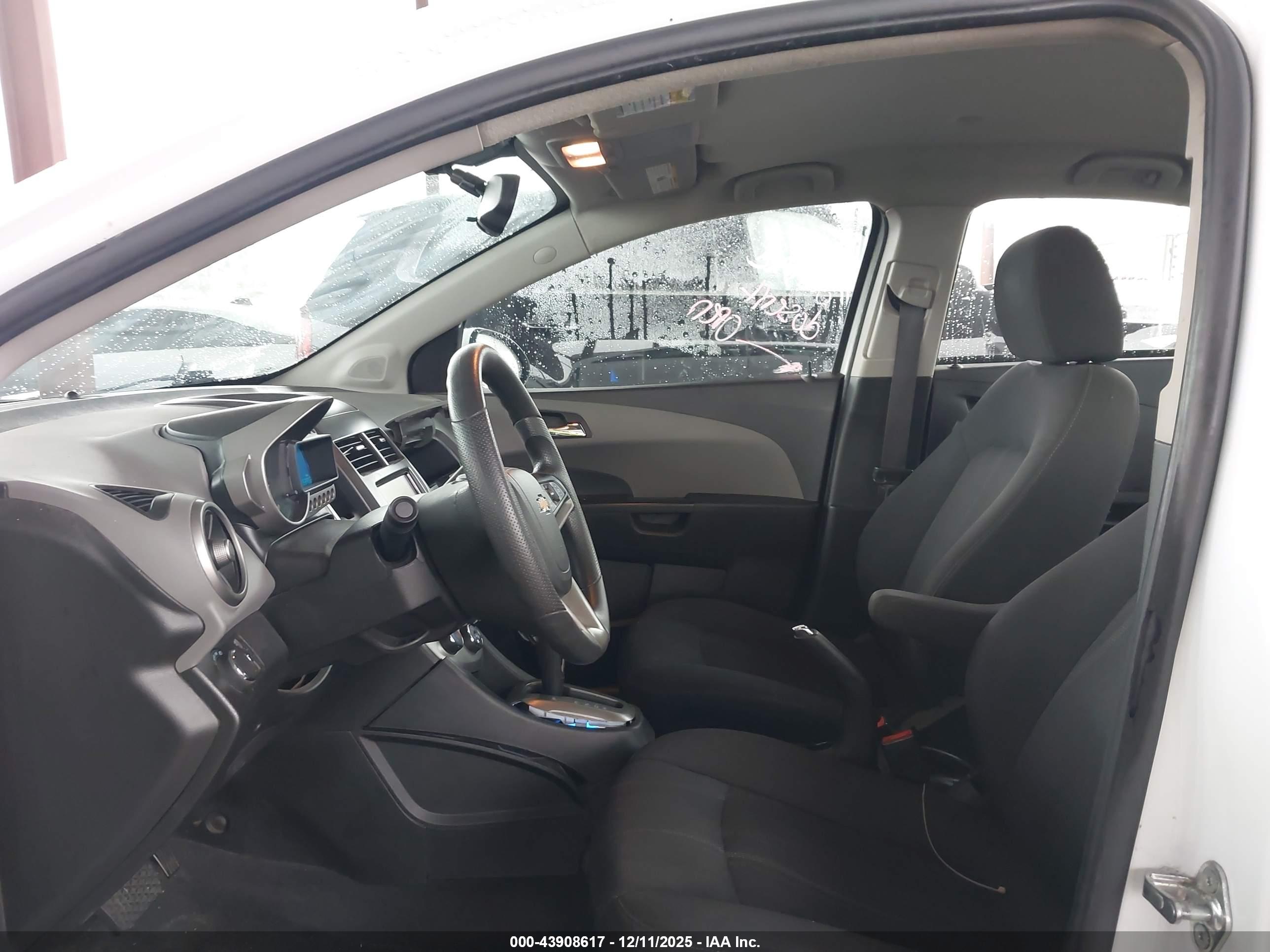 CHEVROLET SONIC image 5