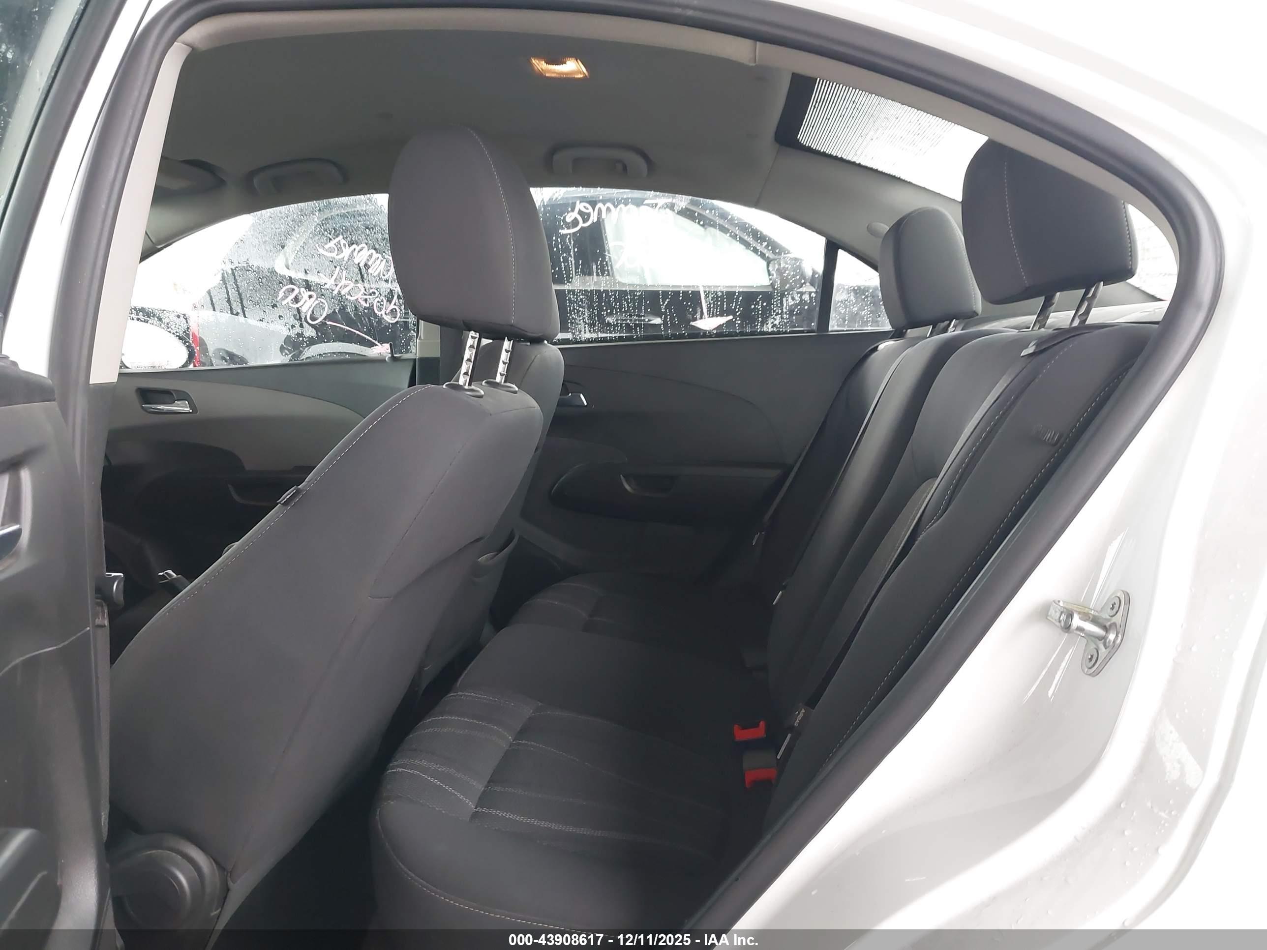 CHEVROLET SONIC image 8
