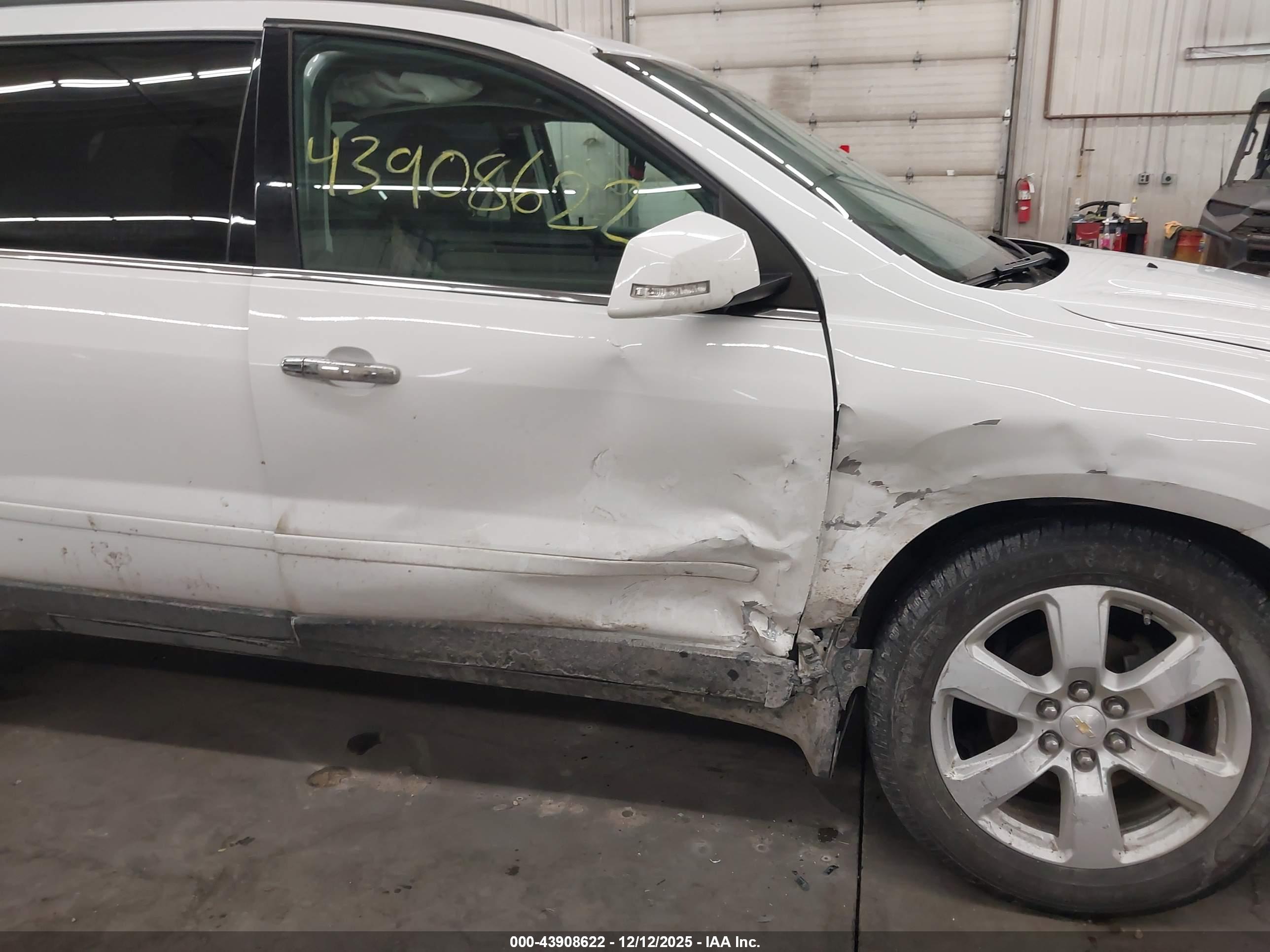 CHEVROLET TRAVERSE image 6