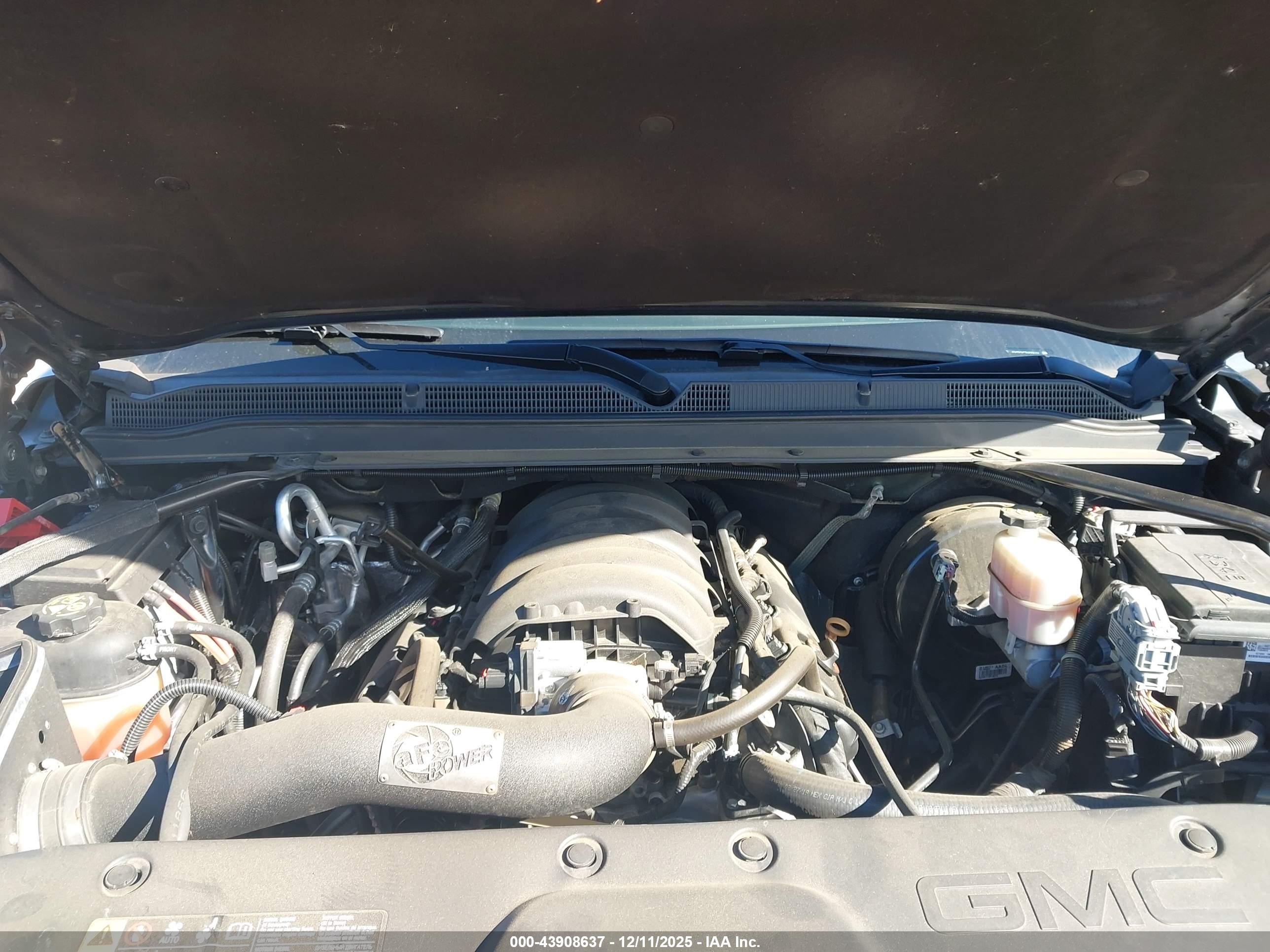 GMC YUKON image 10