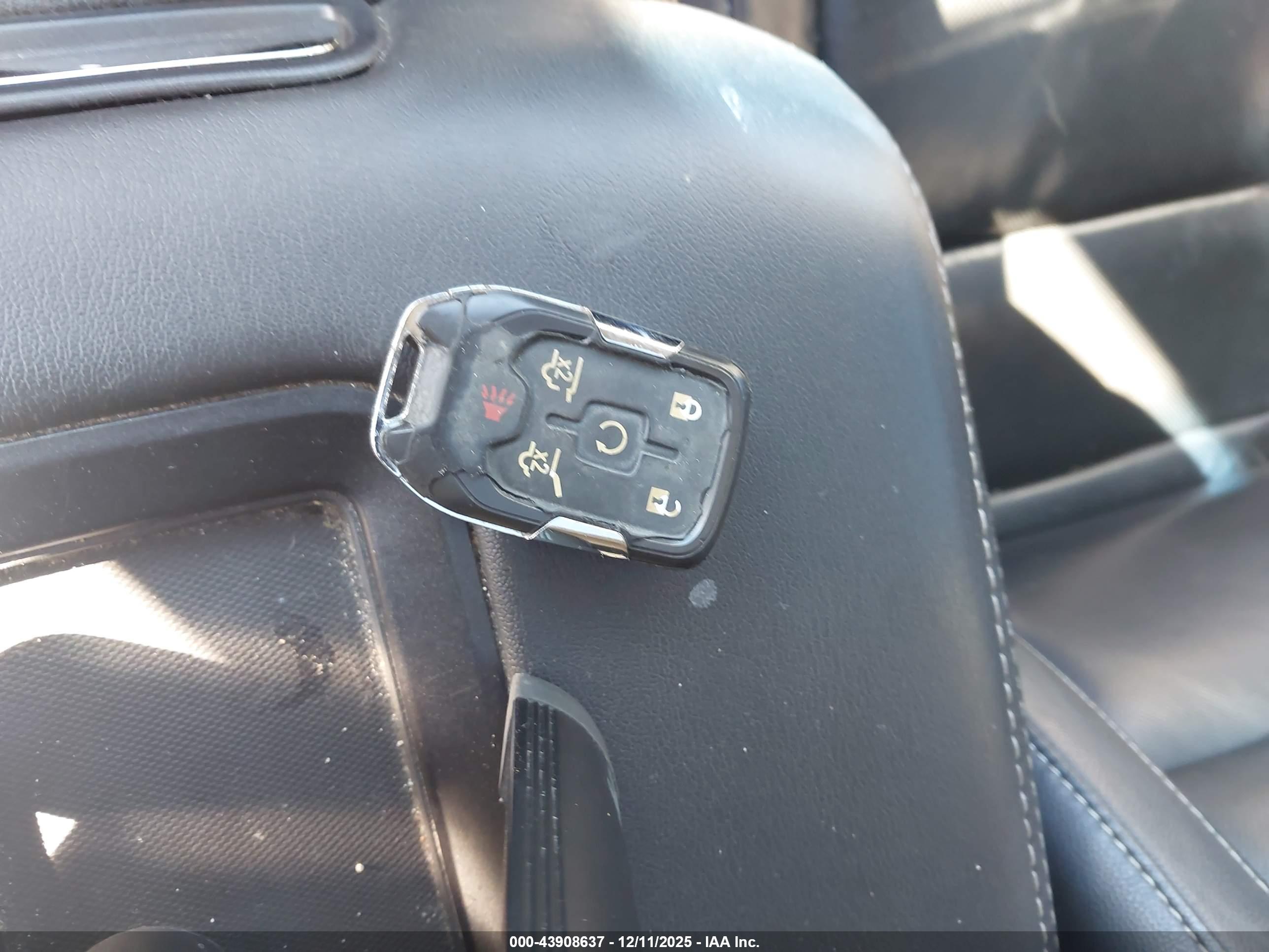 GMC YUKON image 11