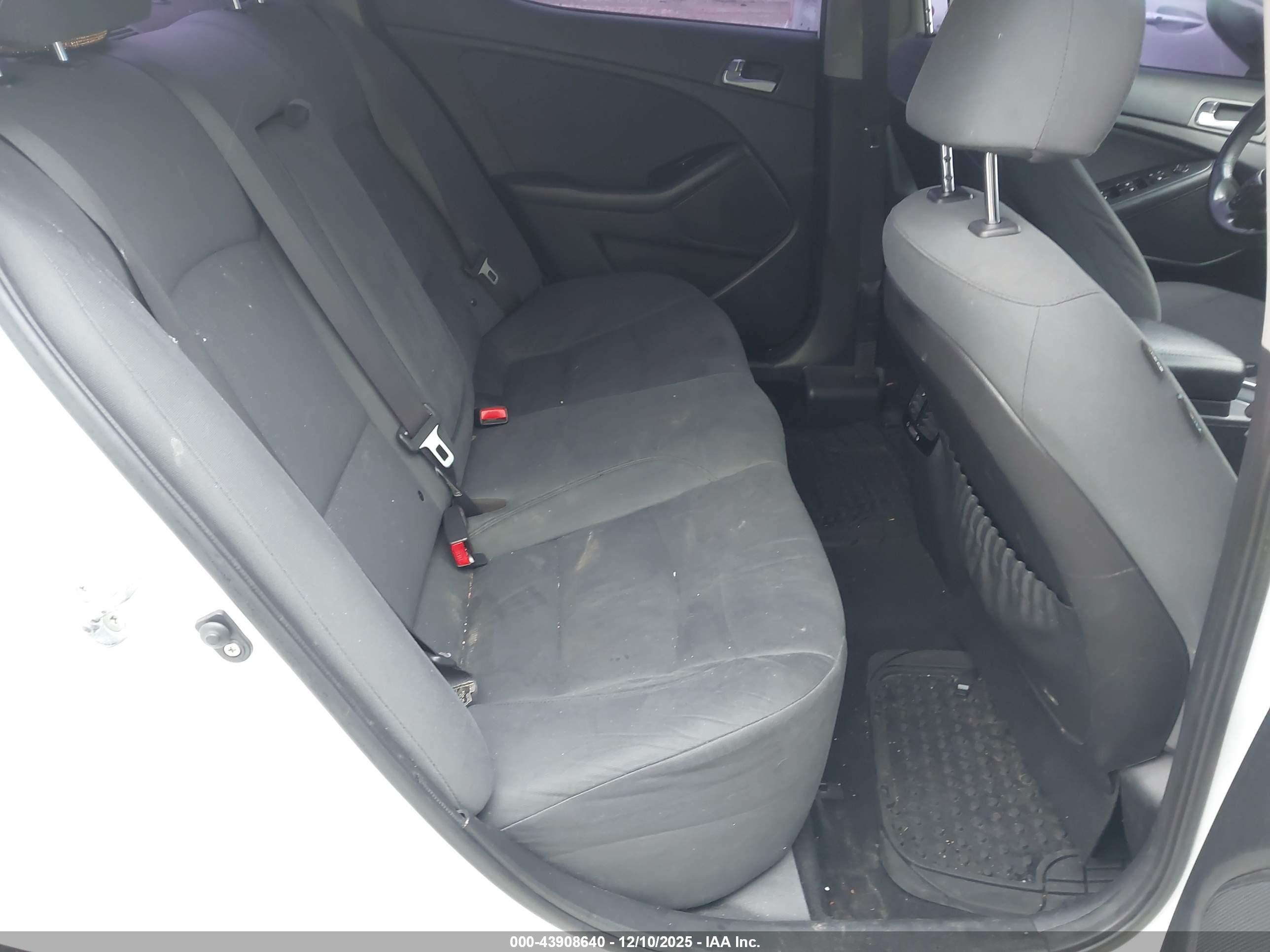 KIA OPTIMA image 8