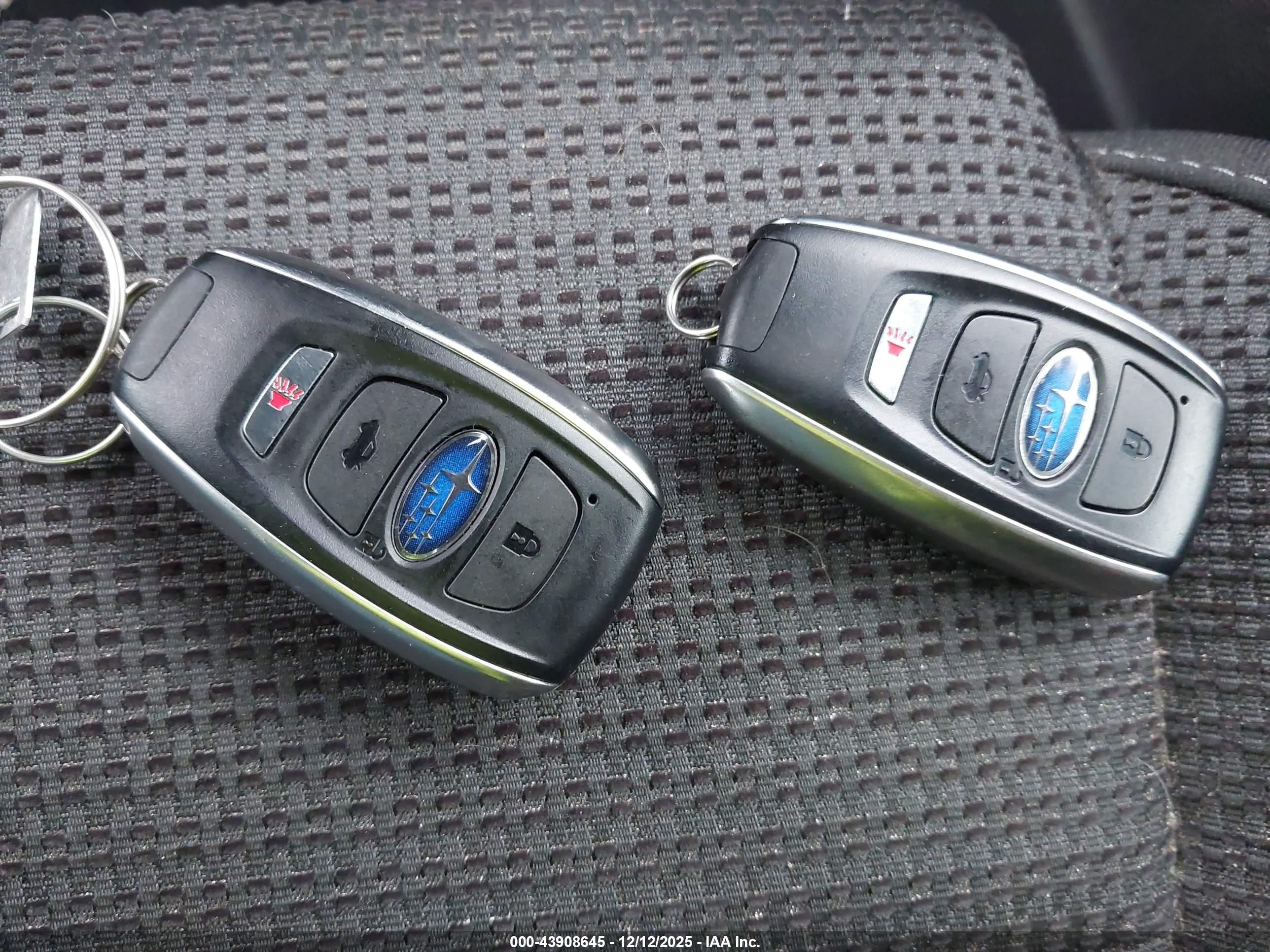 SUBARU OUTBACK image 11