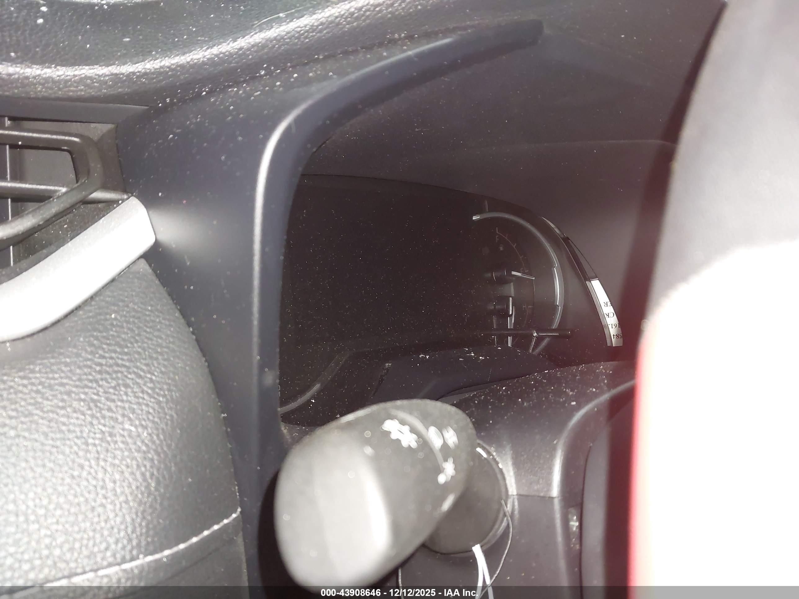 TOYOTA RAV4 image 7