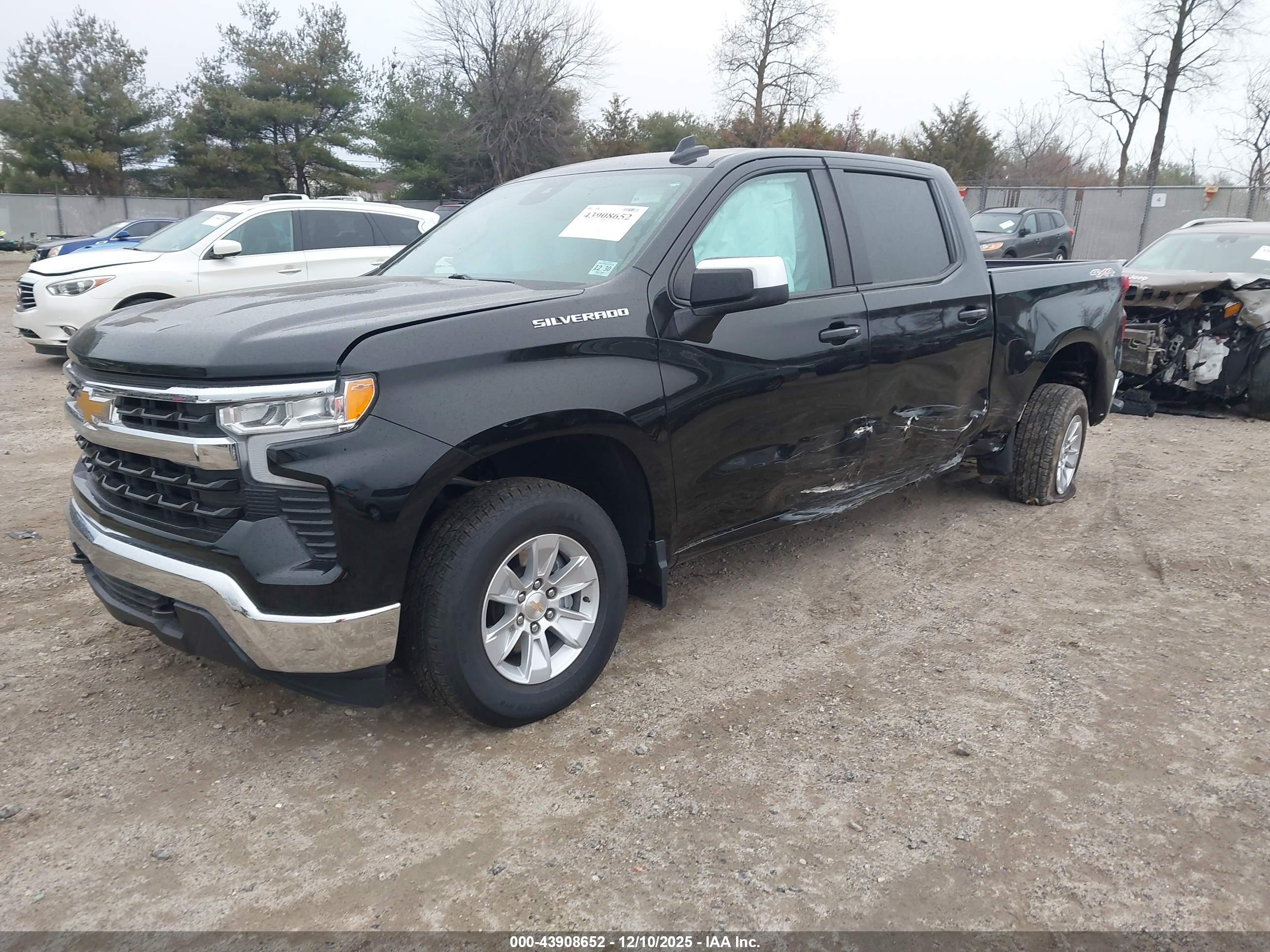 CHEVROLET SILVERADO image 2