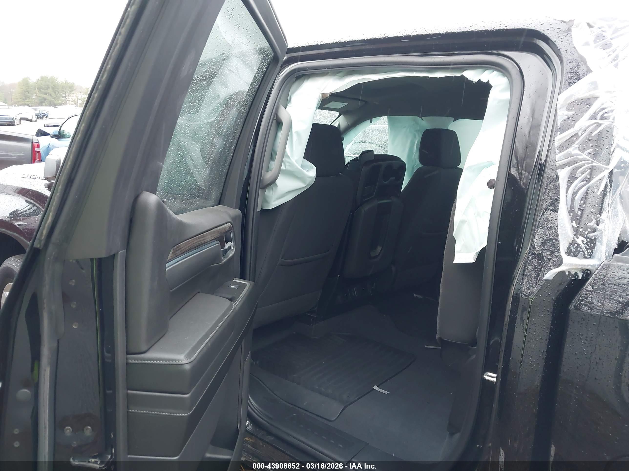 CHEVROLET SILVERADO image 8