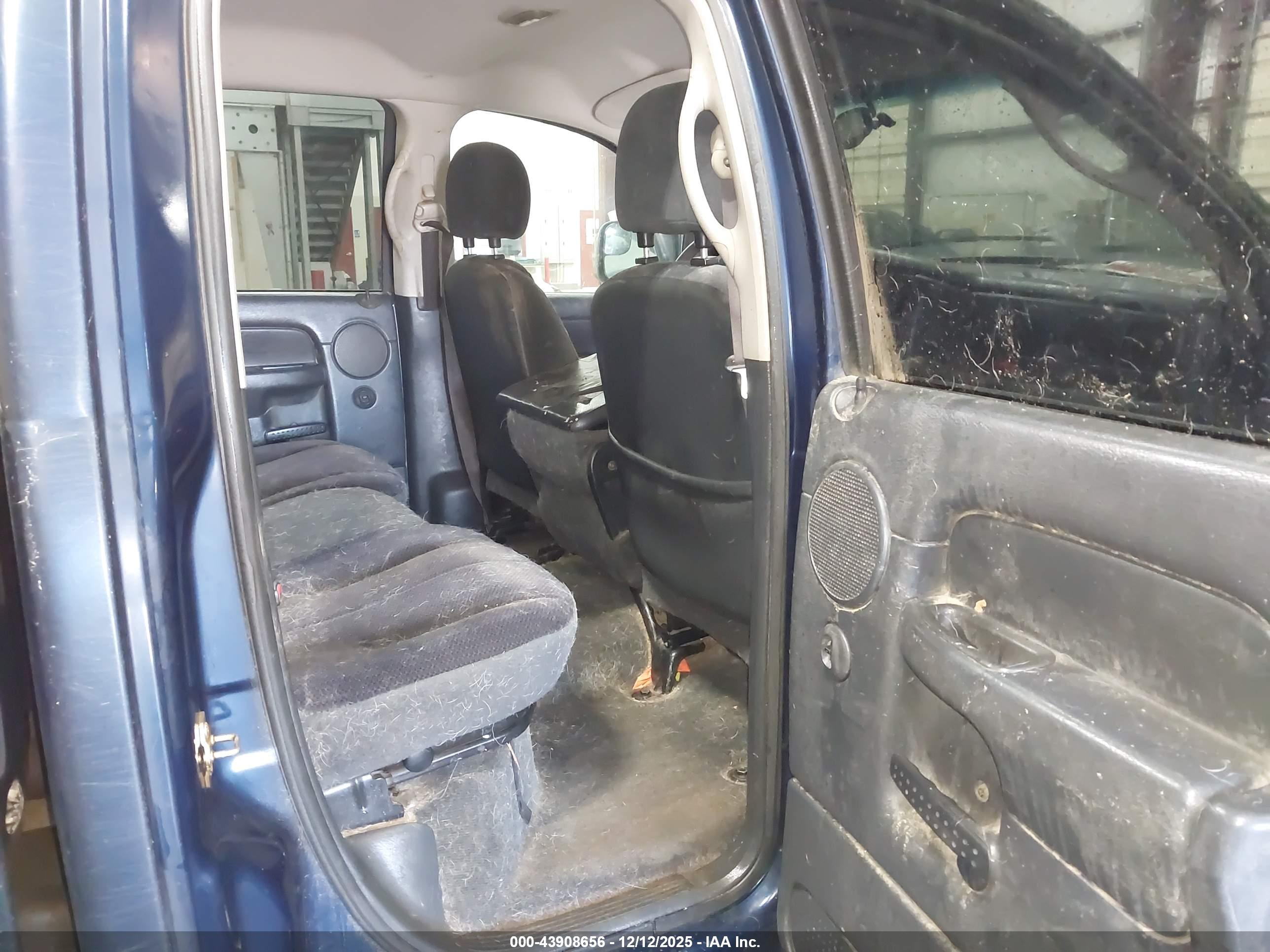DODGE RAM image 8