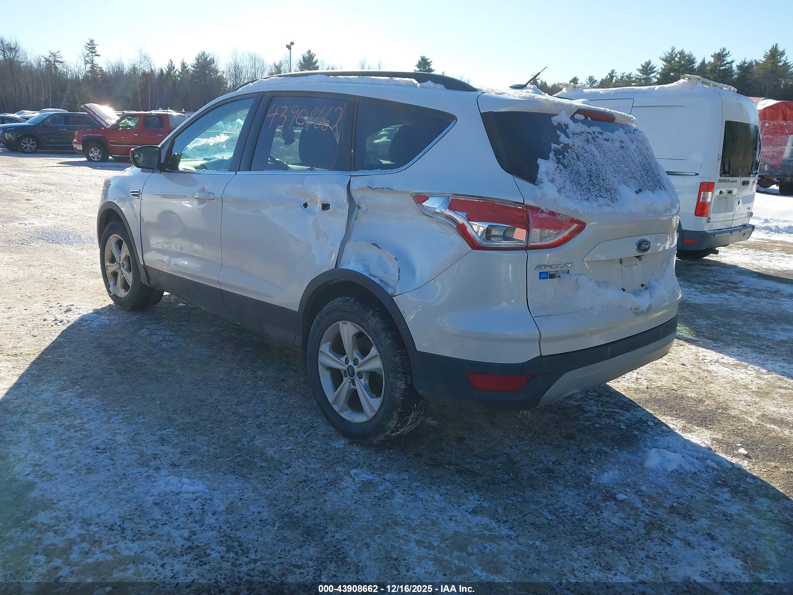 FORD ESCAPE image 3