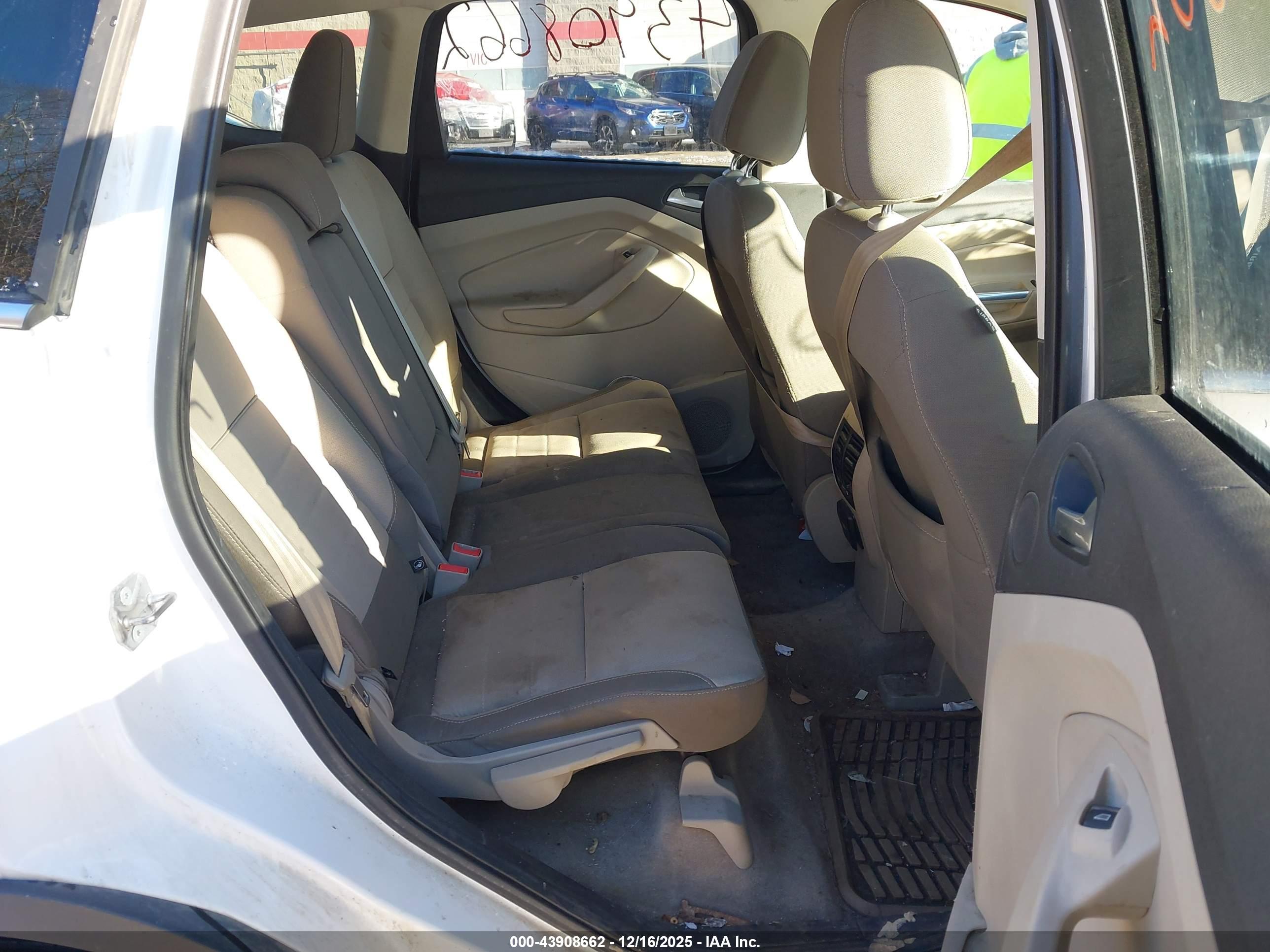 FORD ESCAPE image 8