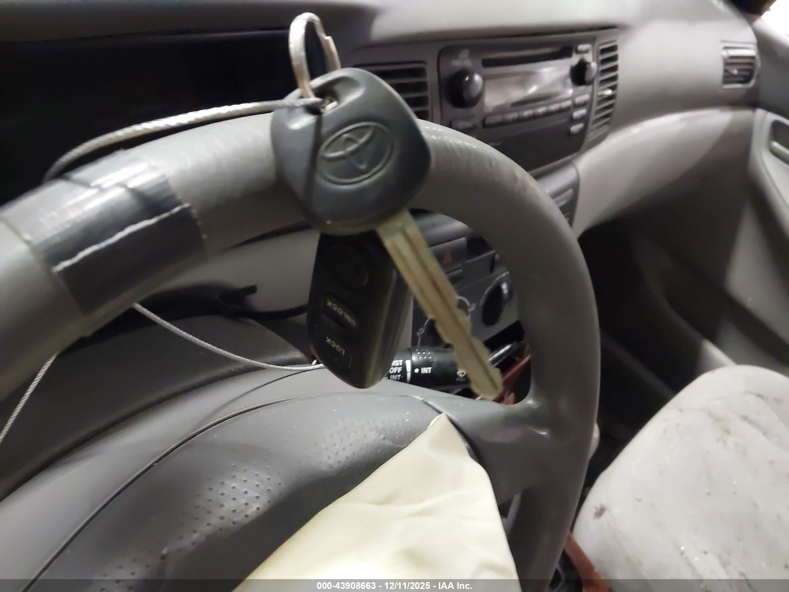 TOYOTA COROLLA image 11