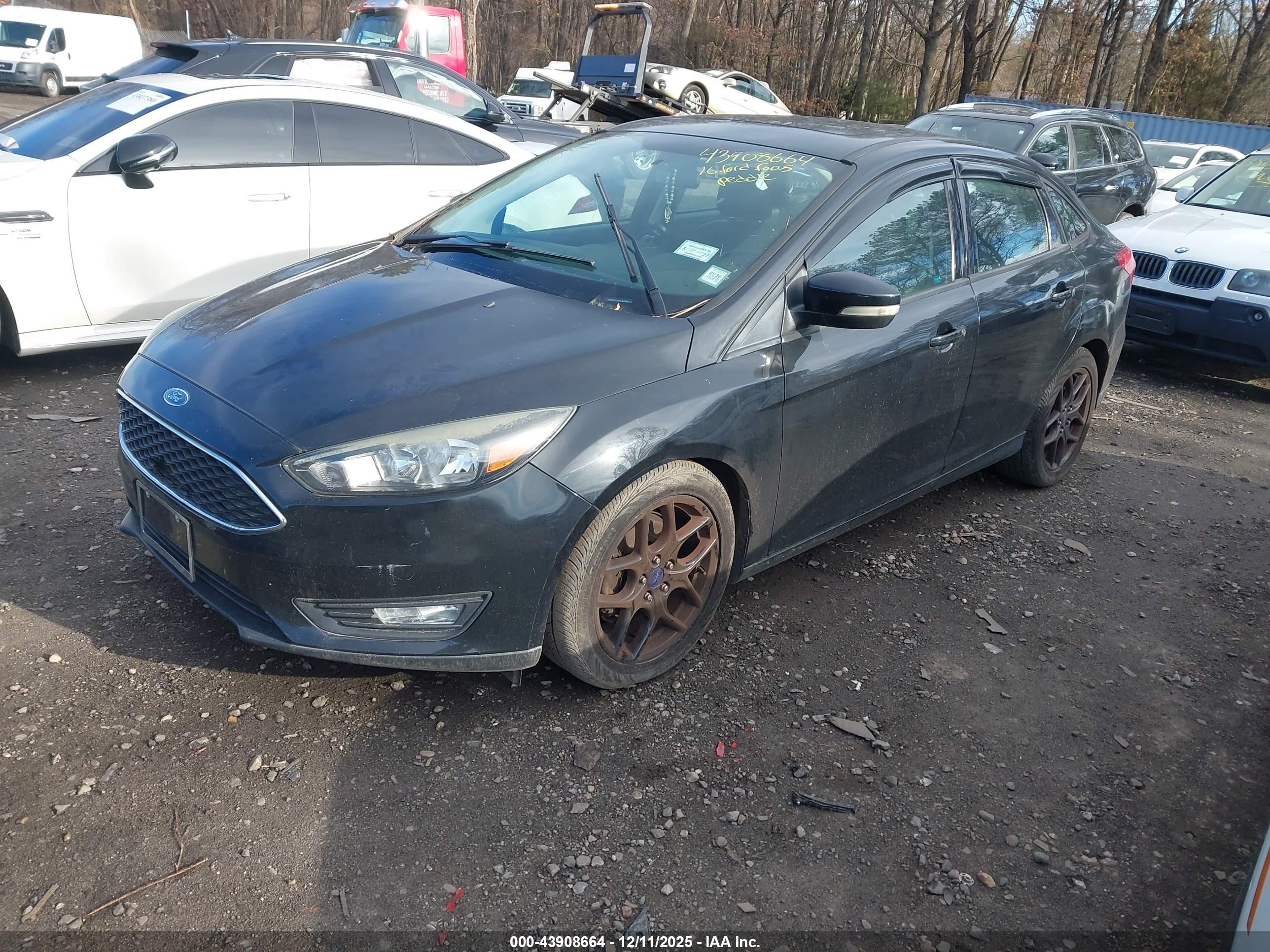 FORD FOCUS image 2
