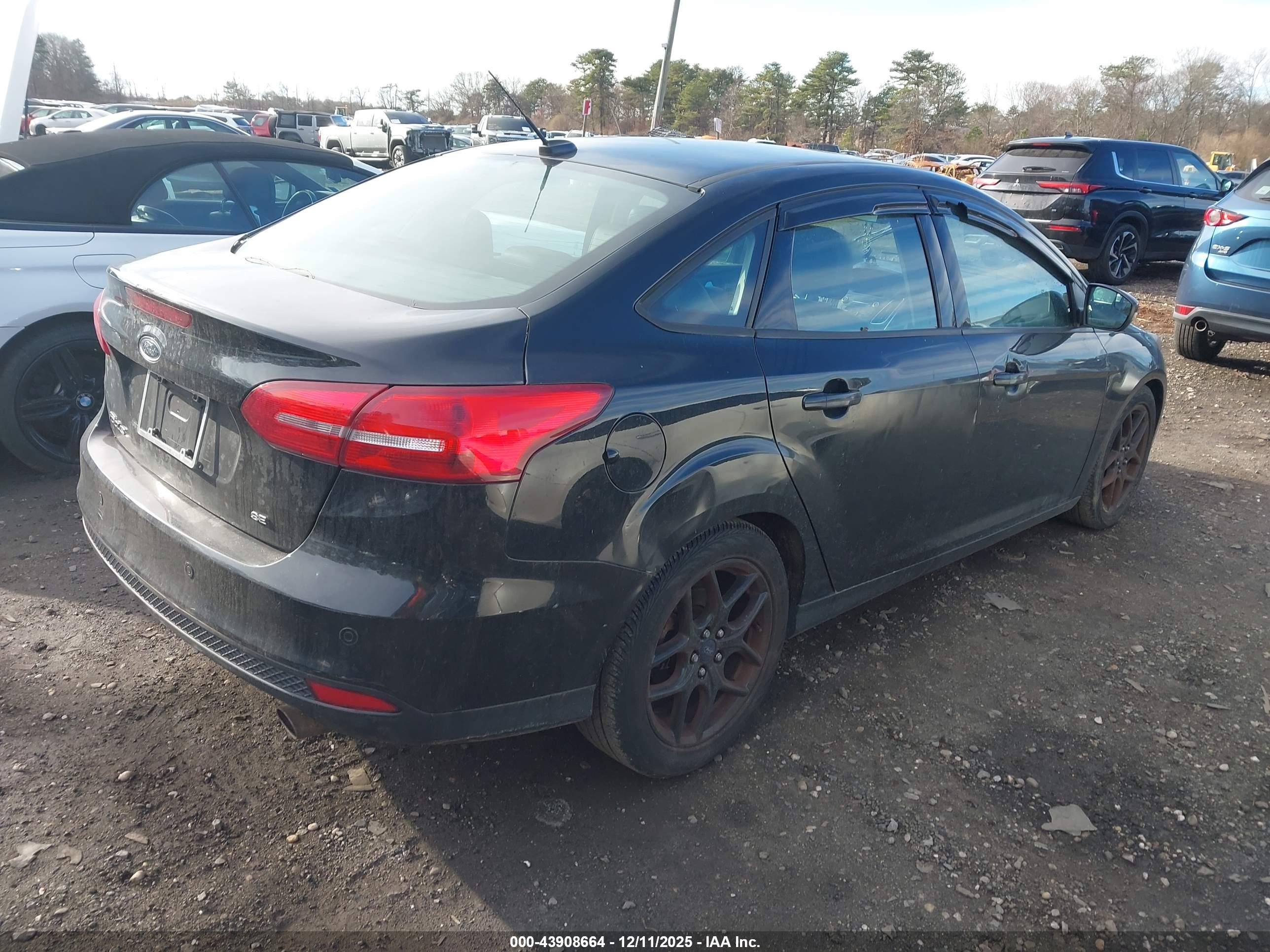 FORD FOCUS image 4