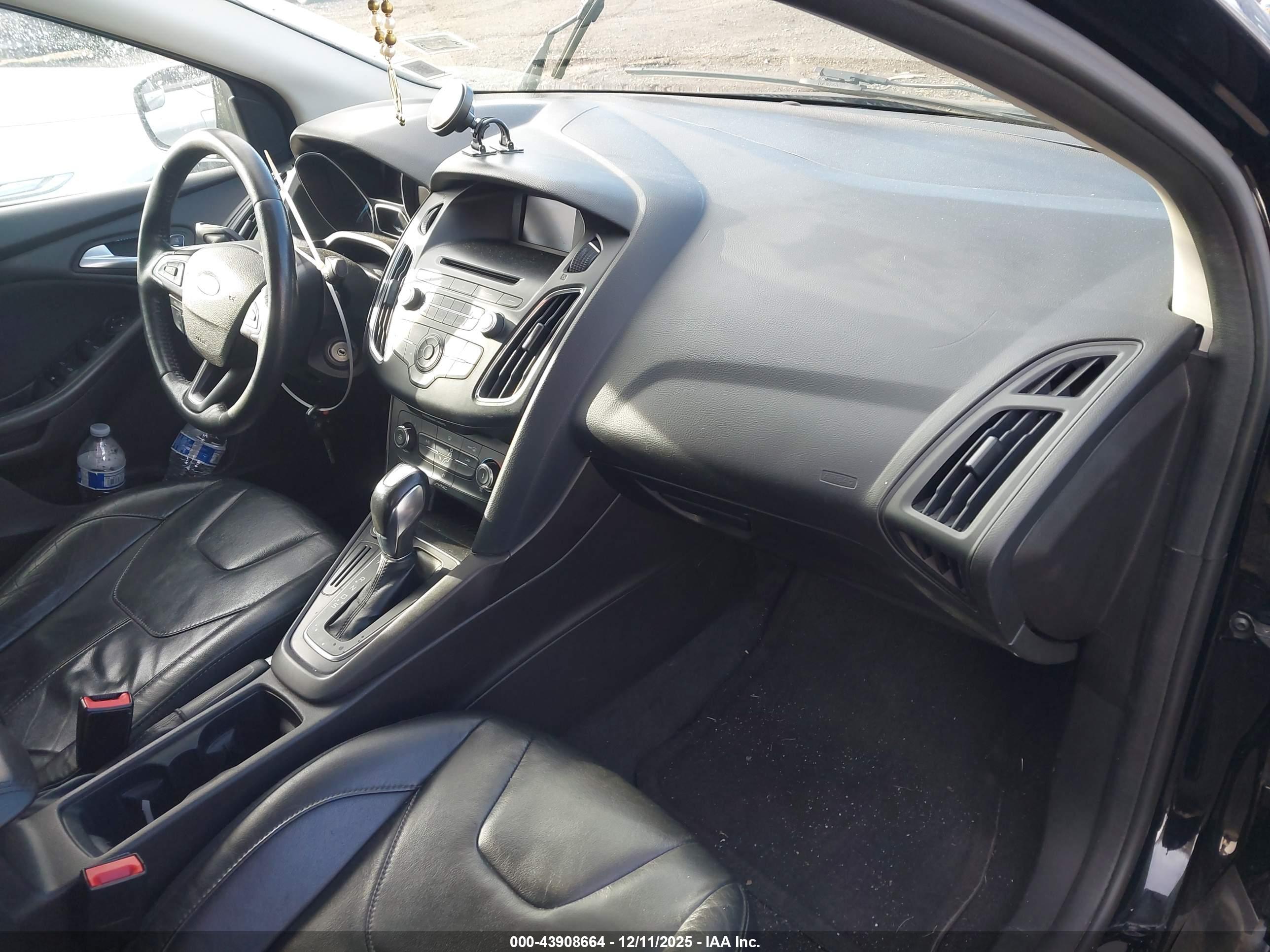 FORD FOCUS image 5