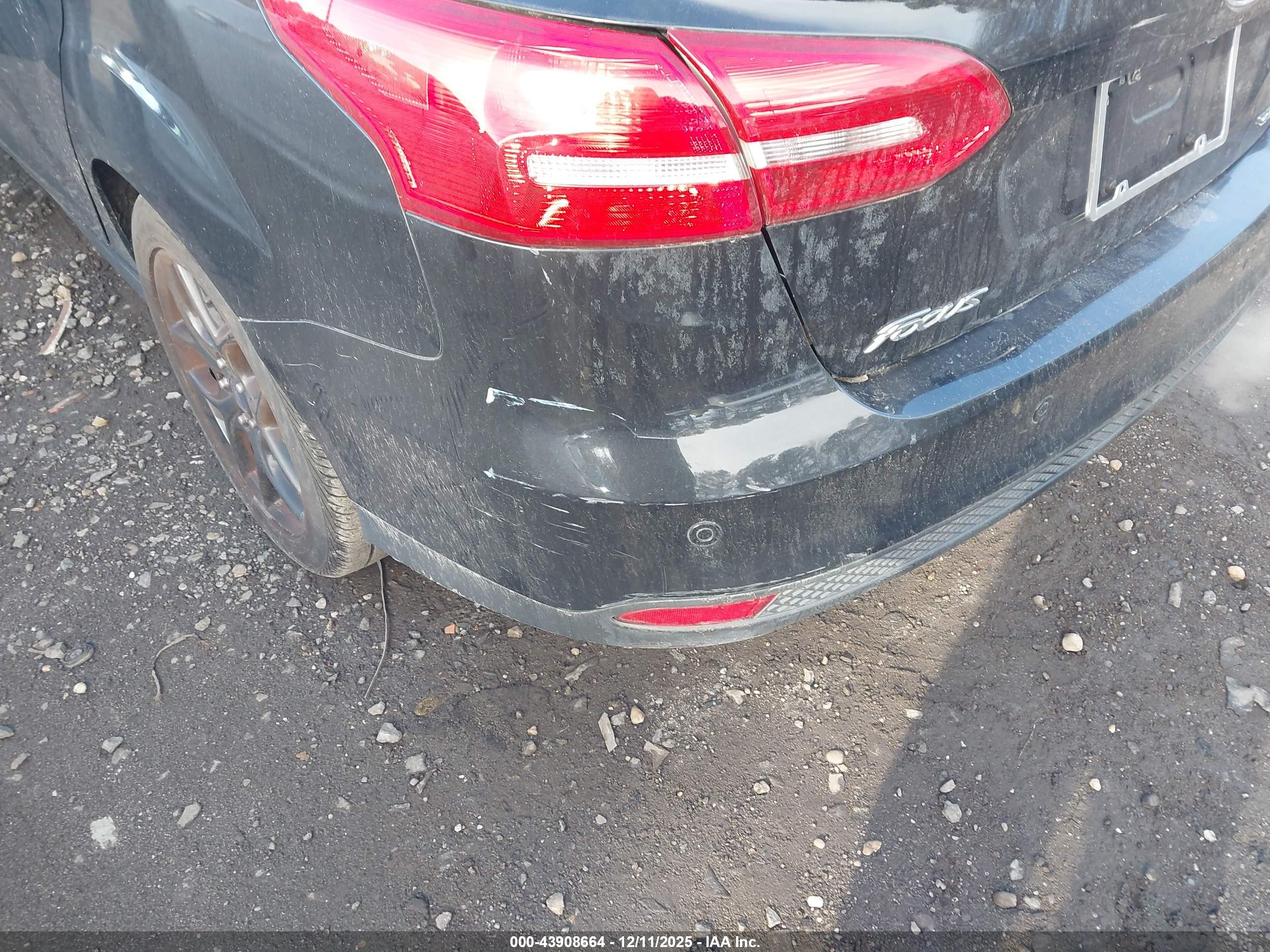FORD FOCUS image 6