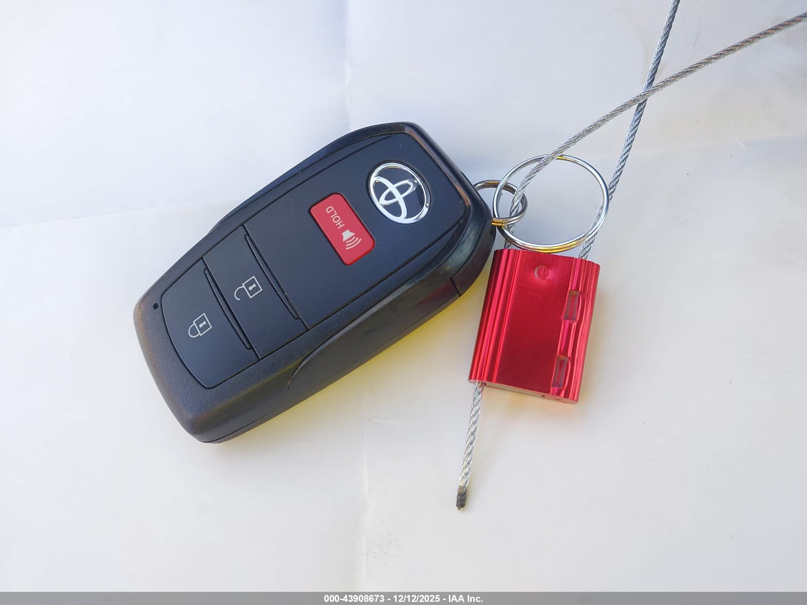 TOYOTA COROLLA image 11