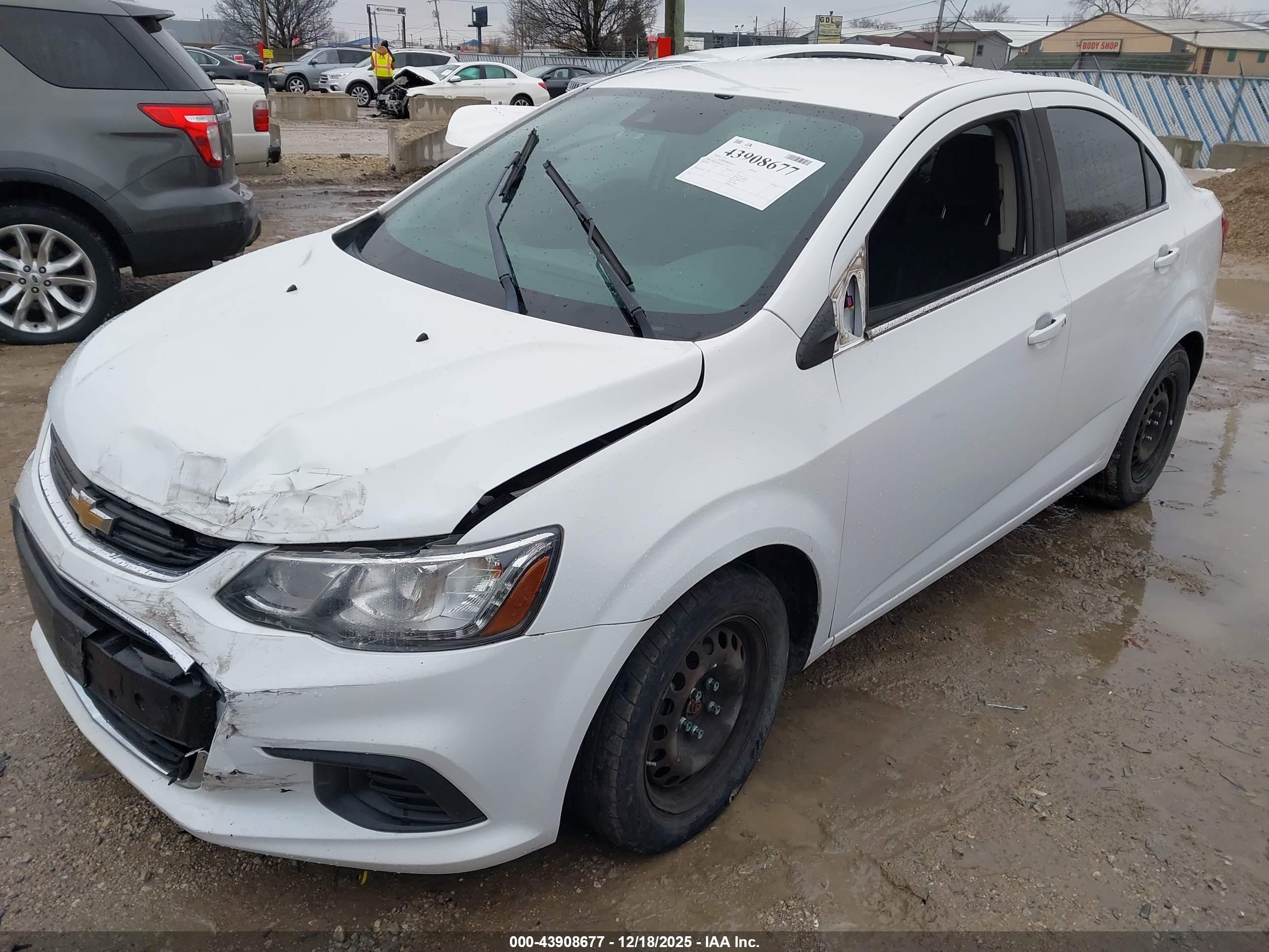 CHEVROLET SONIC image 2