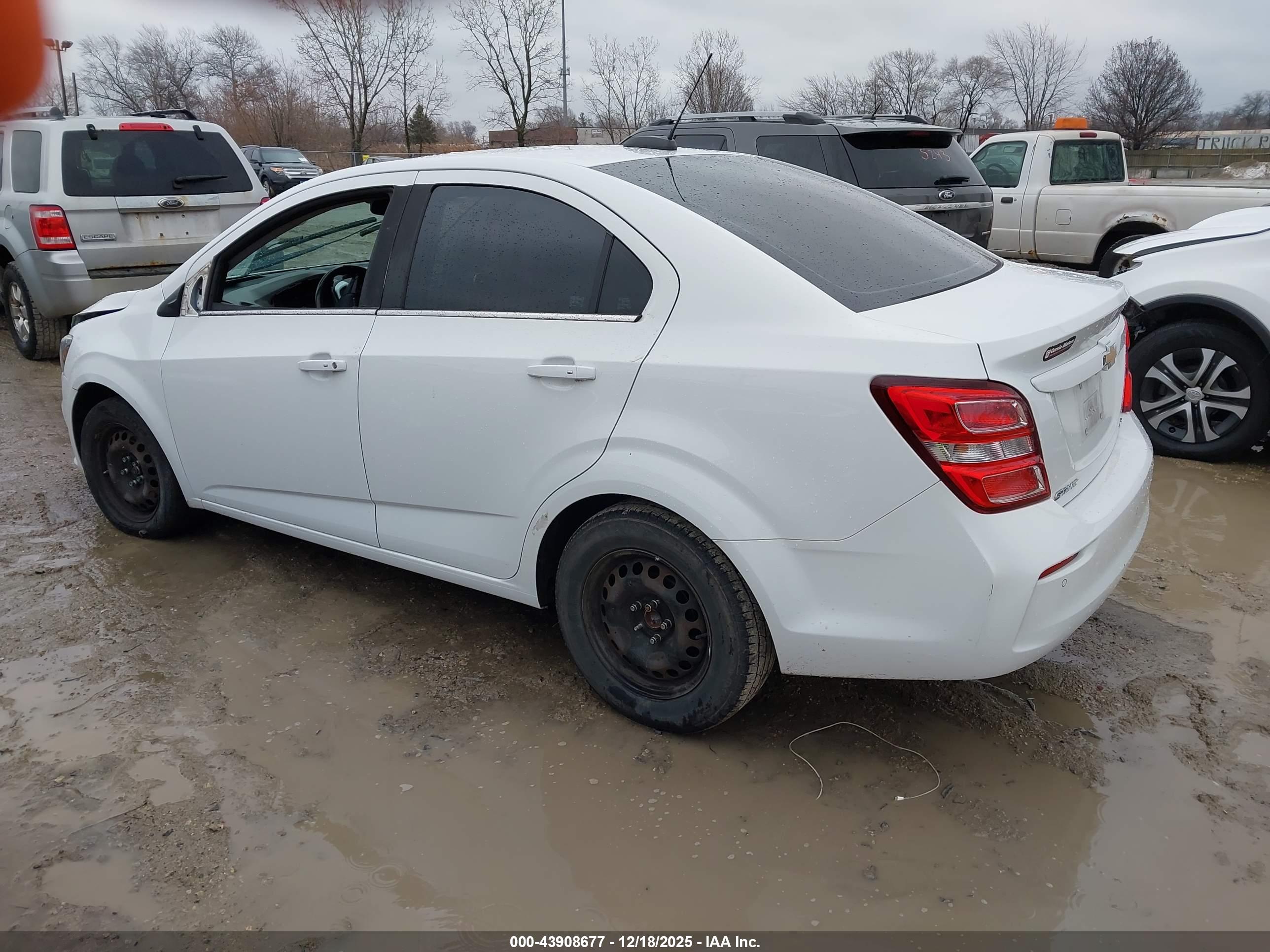 CHEVROLET SONIC image 3