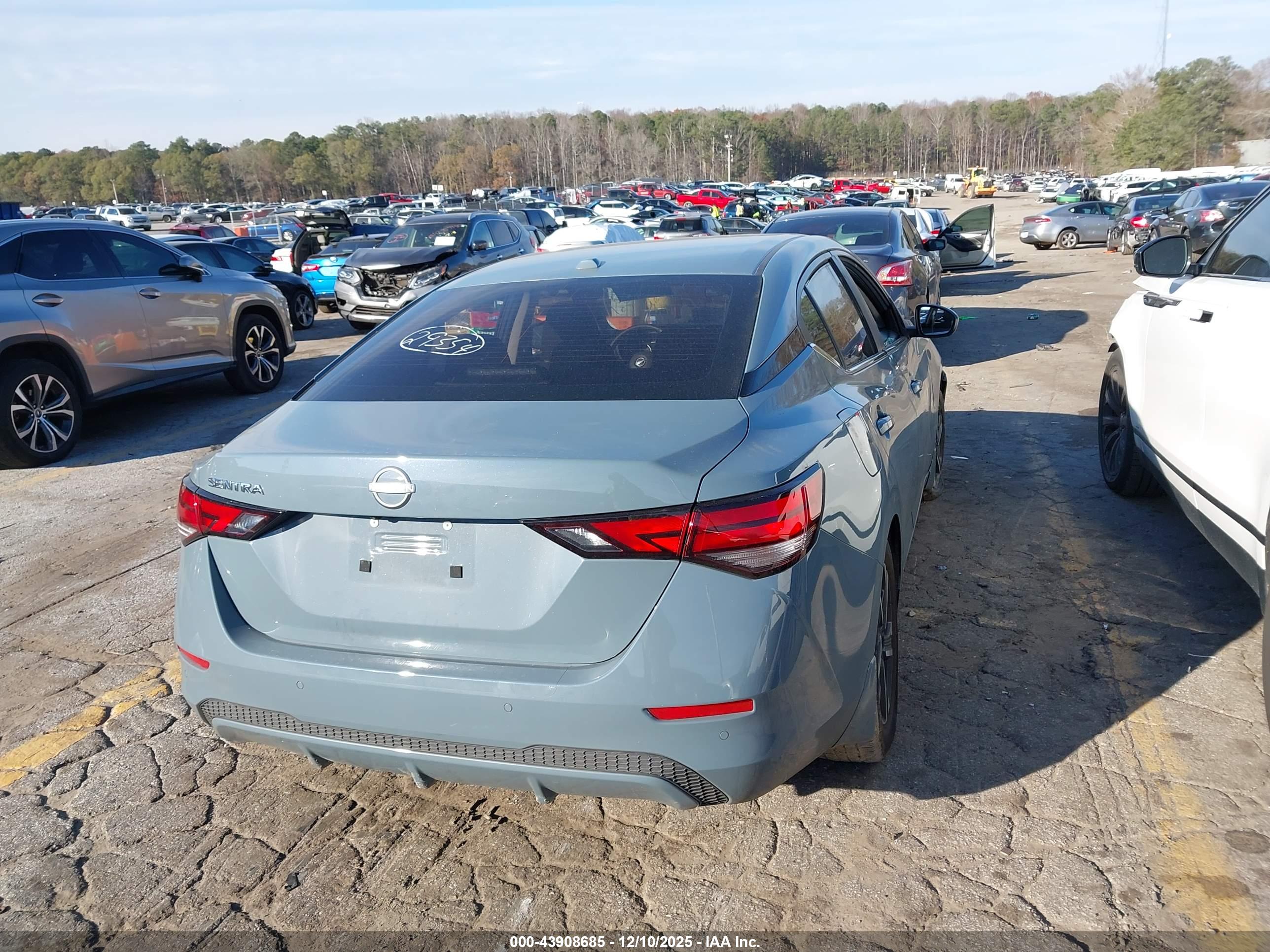 NISSAN SENTRA image 4